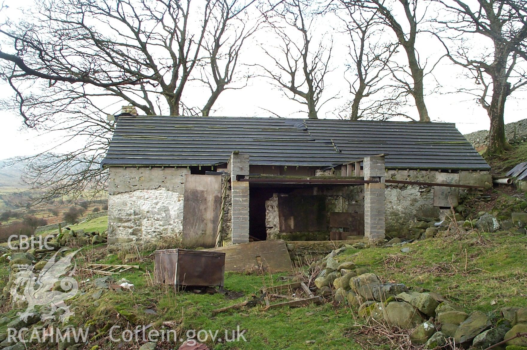 Digital photograph of Tyddyn-du Farmhouse from the South-west. Taken by P. Schofield on 2004.03.05 during the Eastern Snowdonia (North) Upland Survey.