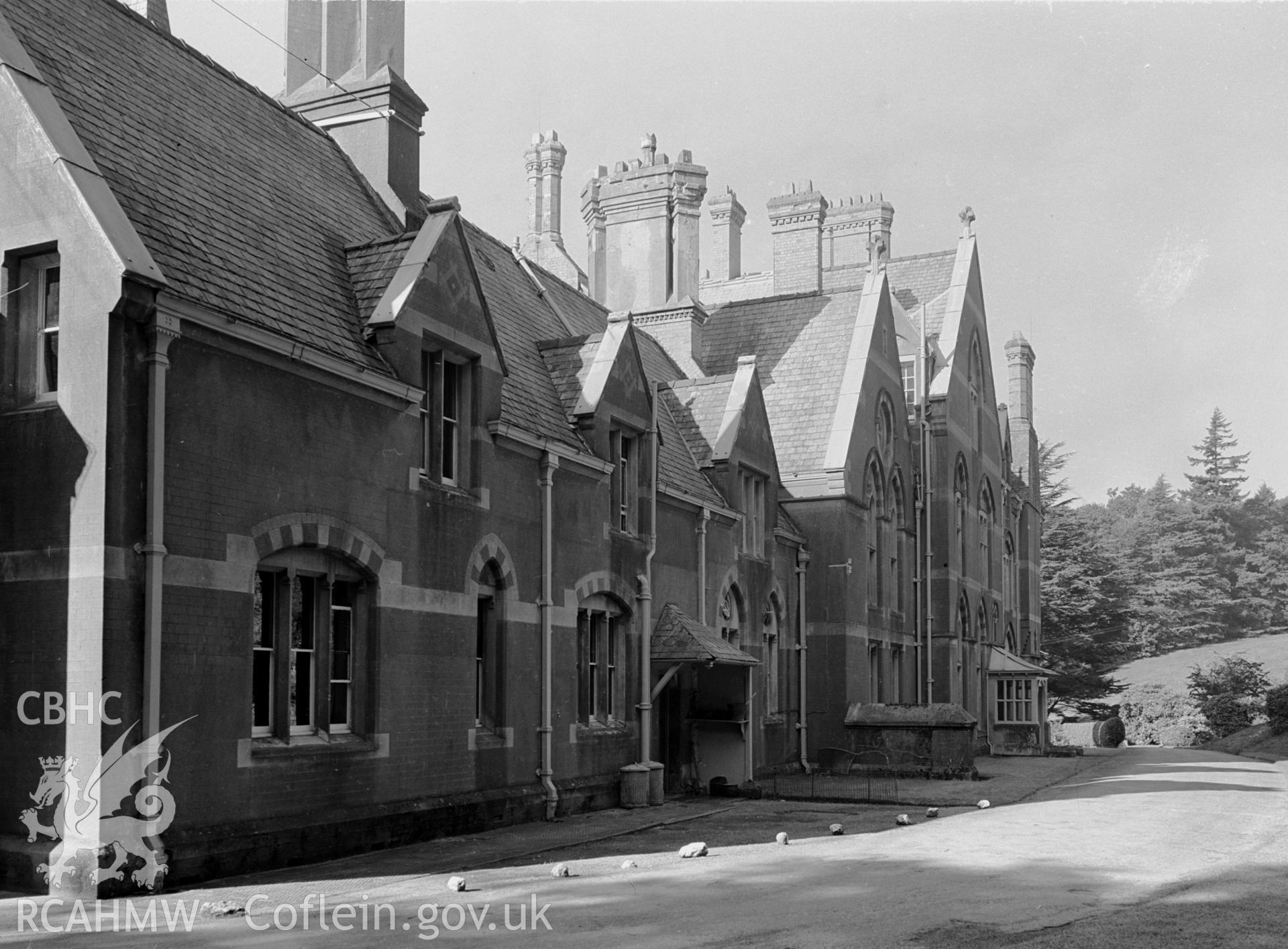 A photo of Voelas Hall from the north east.