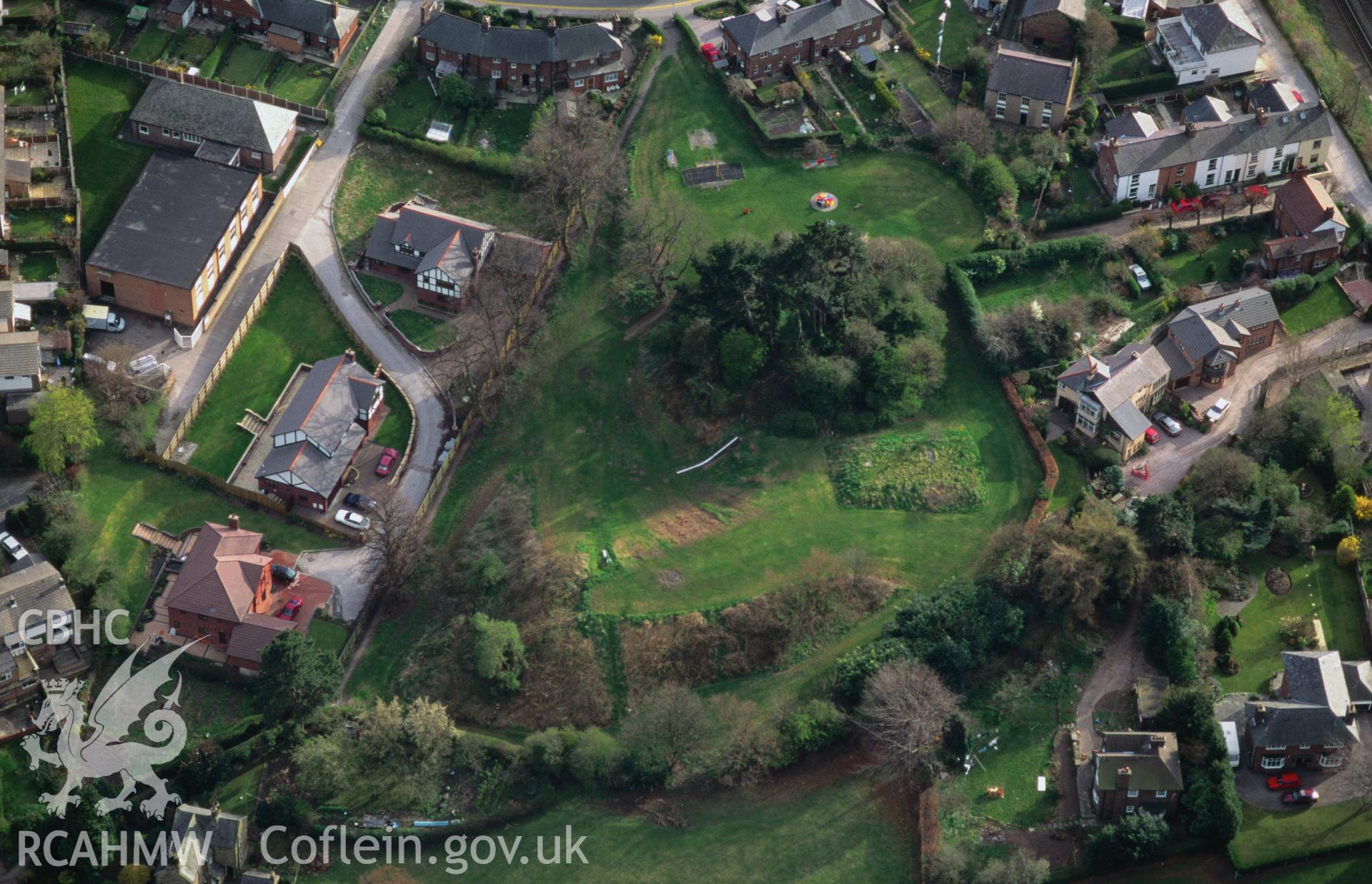 RCAHMW colour oblique aerial photograph of Truemans Hill Motte, Hawarden taken on 07/04/1995 by C.R. Musson