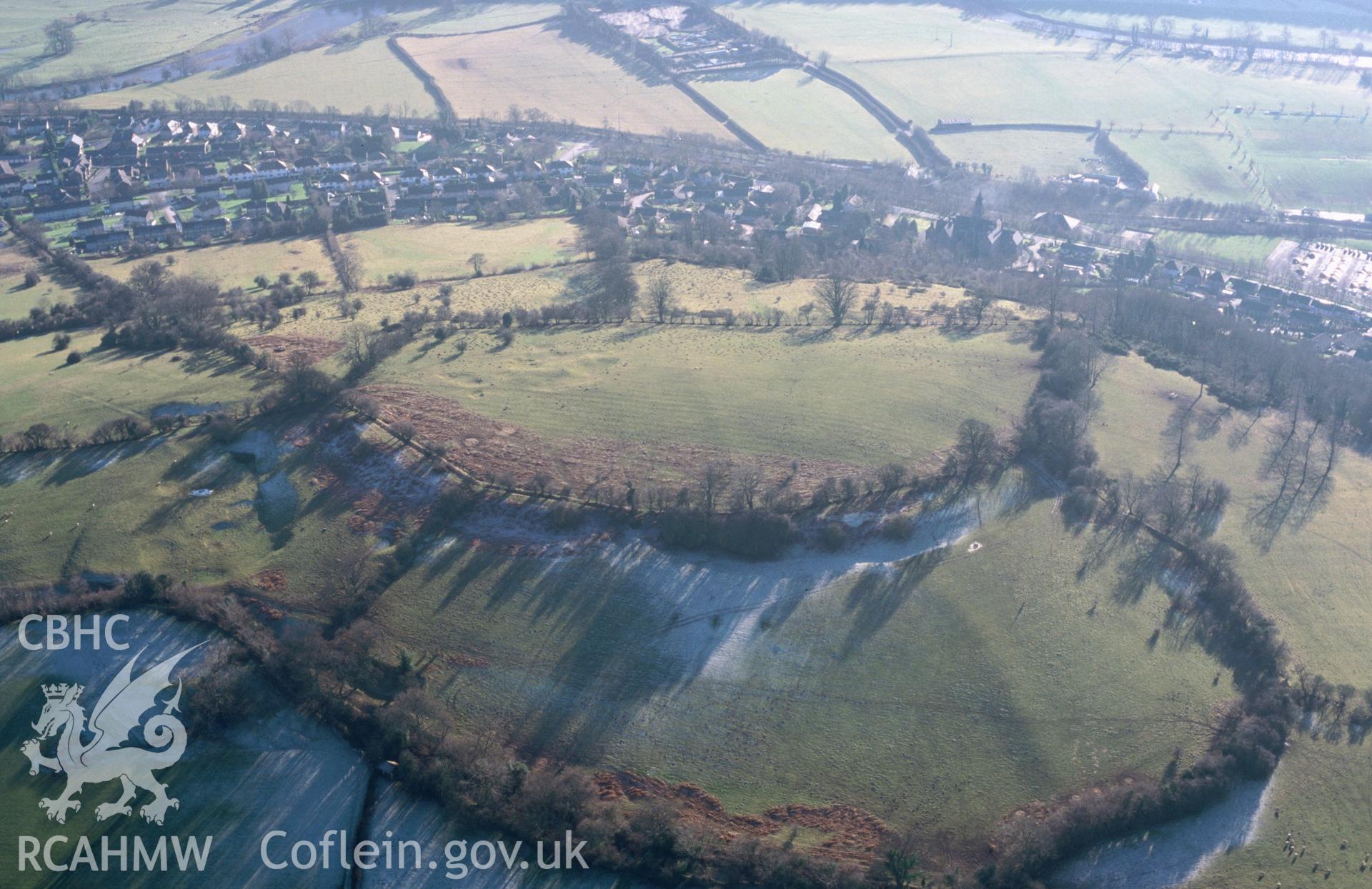 Slide of RCAHMW colour oblique aerial photograph of Slwch Camp, taken by T.G. Driver, 22/1/1999.