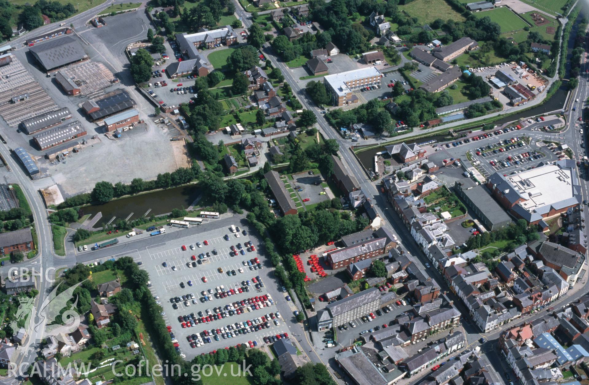 Slide of RCAHMW colour oblique aerial photograph of Welshpool, taken by T.G. Driver, 20/7/2000.