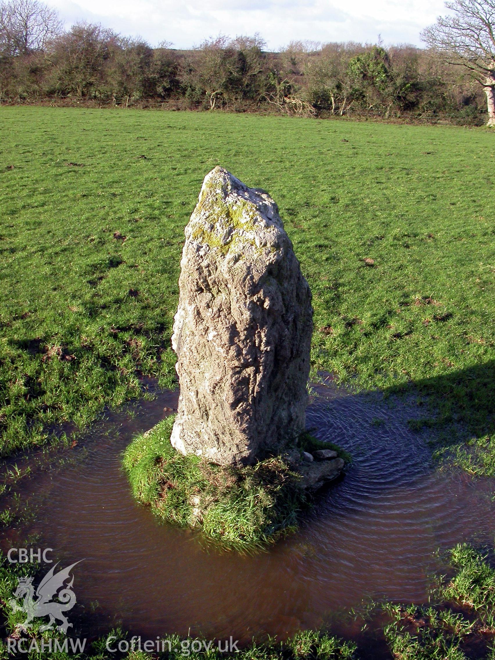 Pen-y-Maen Standing Stone from south-east.