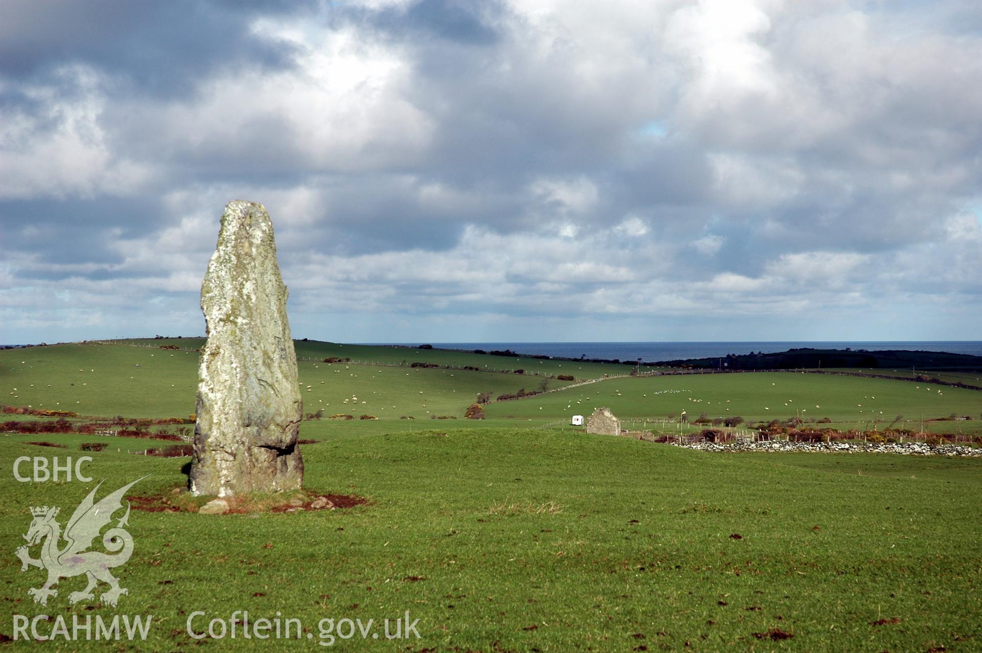 Pen-yr-Orsedd North Standing Stone, from south-east.