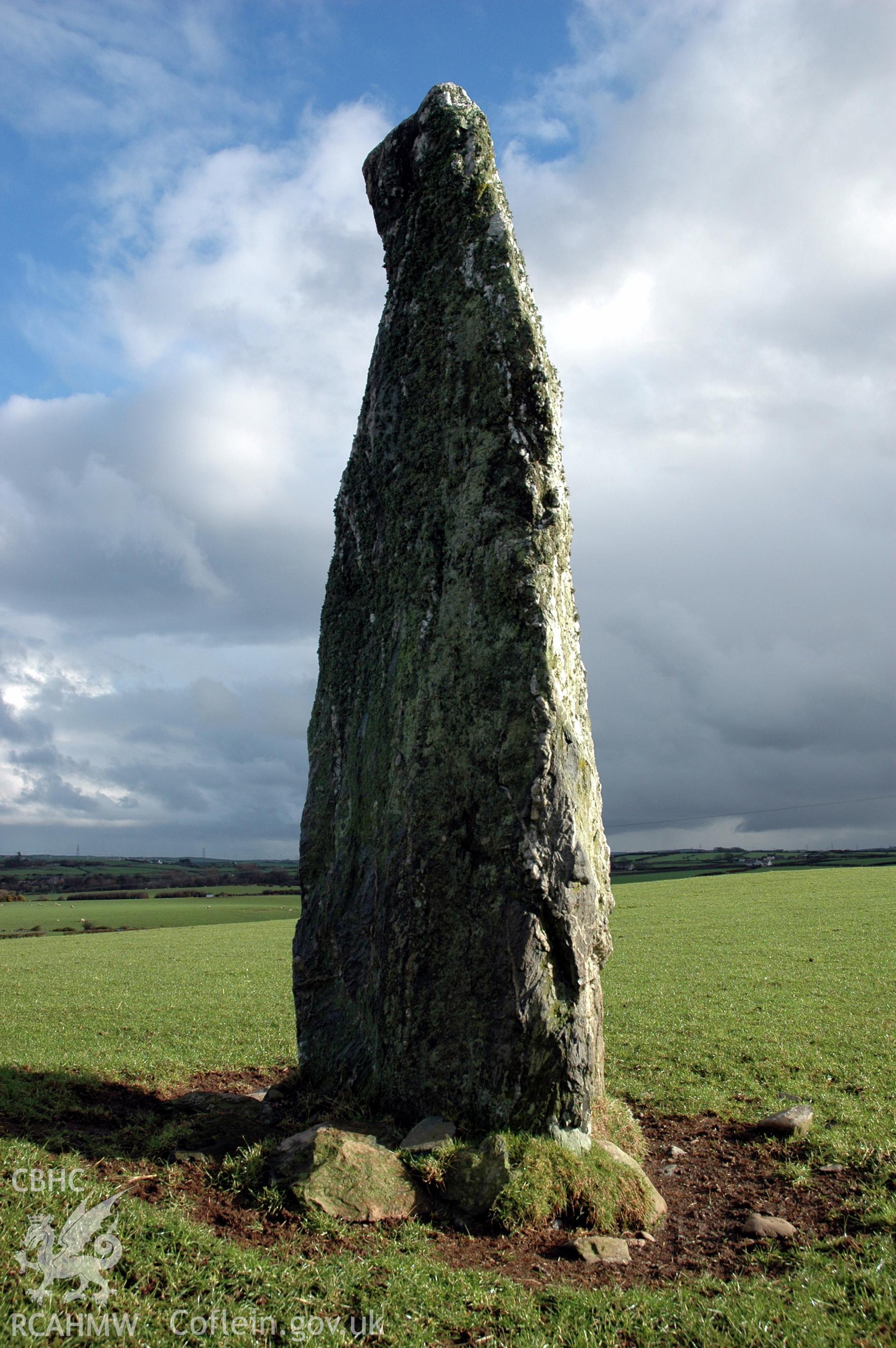 Pen-yr-Orsedd North Standing Stone, from west.