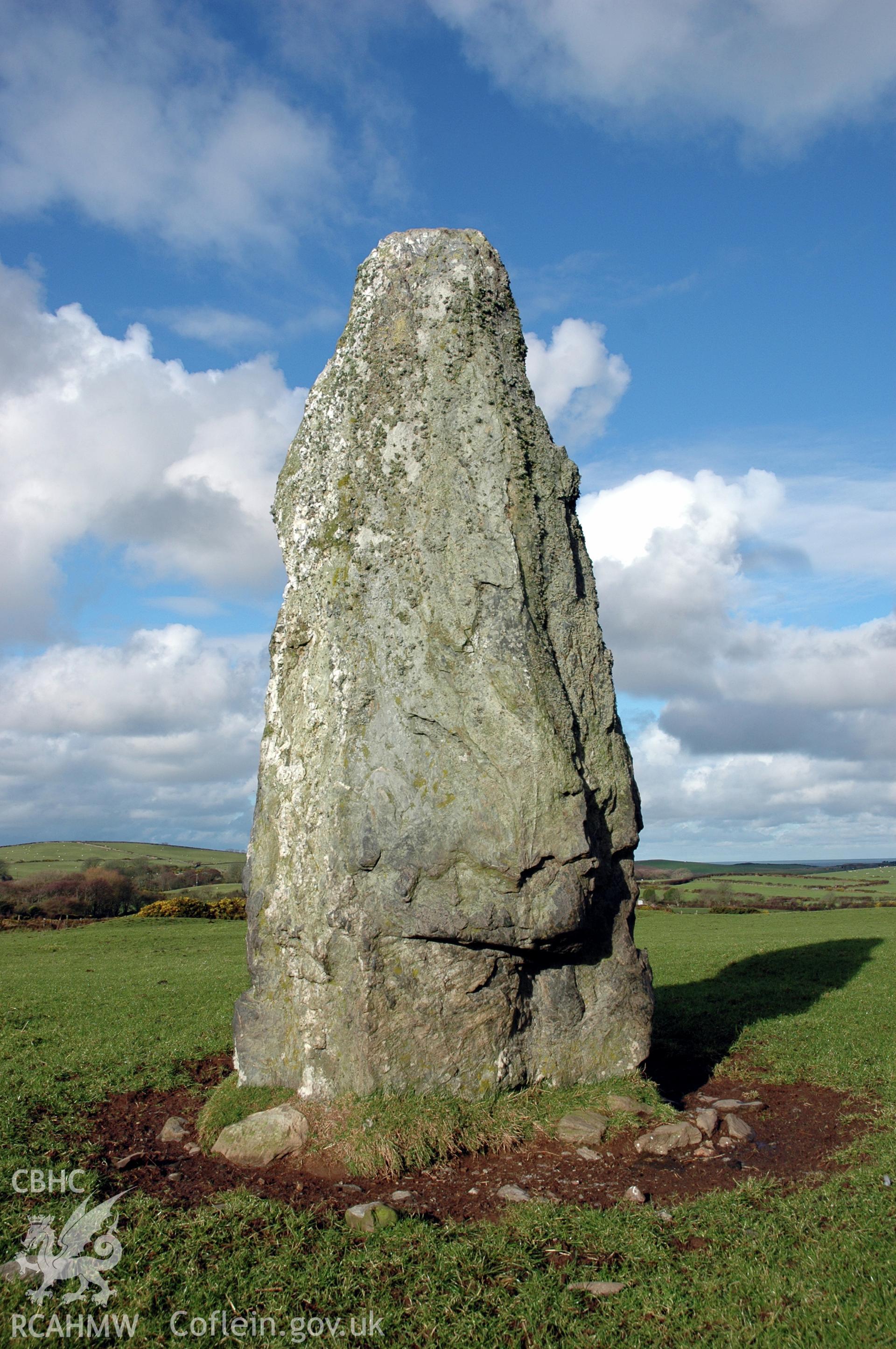 Pen-yr-Orsedd North Standing Stone, from south-east.