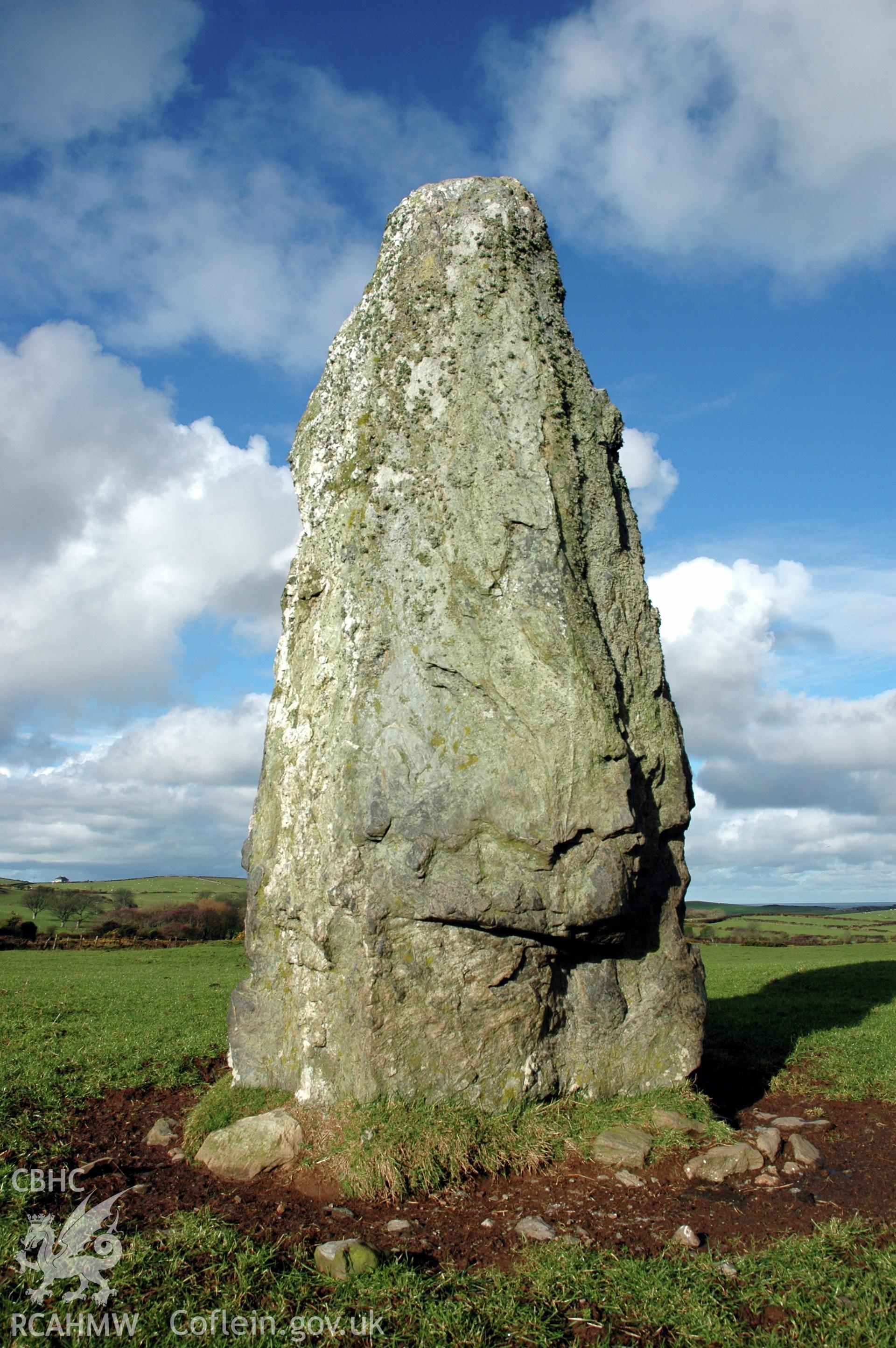 Pen-yr-Orsedd North Standing Stone, from south-east.