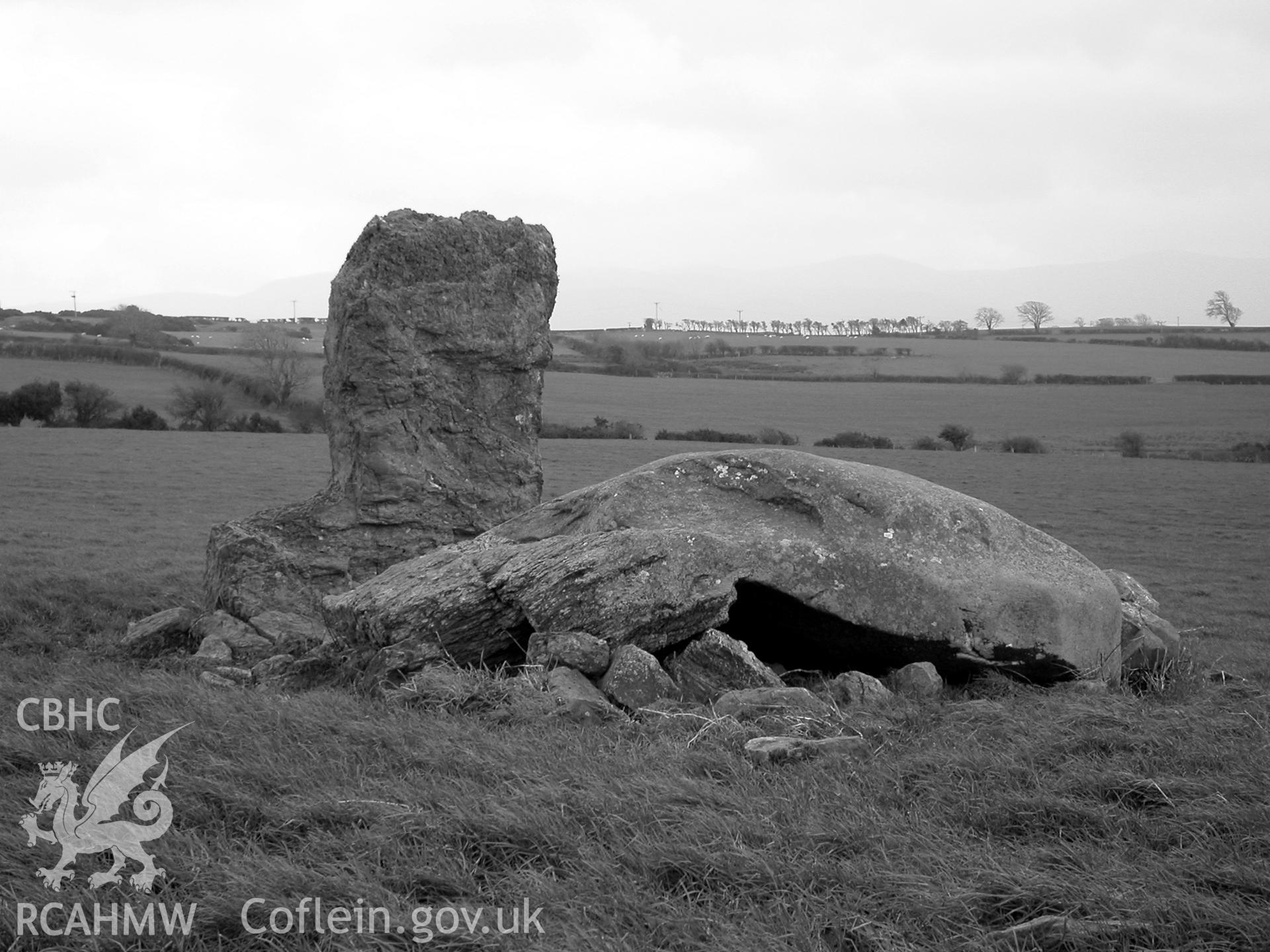 Ucheldref Burial Chambers, east tomb from west.