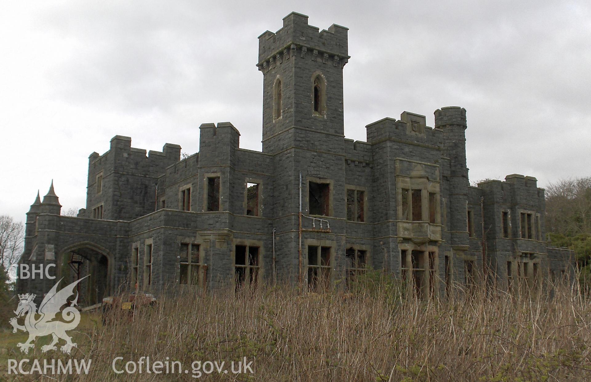 Digital photograph of an unlocated house called Plas Gwynfryn.