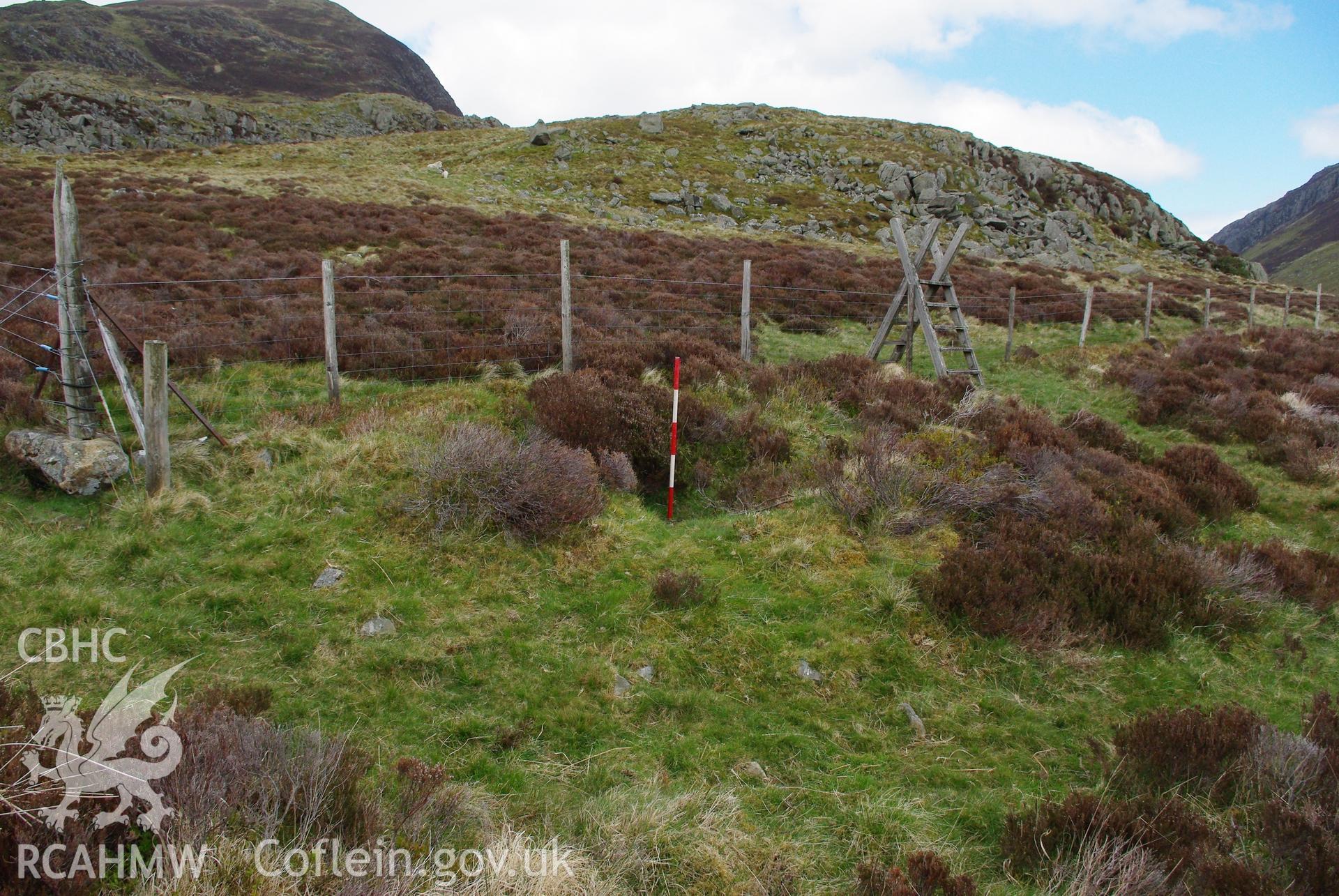 Cairn, Bwlch Cowlyd, from SW. Scale 1m (Hopewell, D, 22/05/2013)