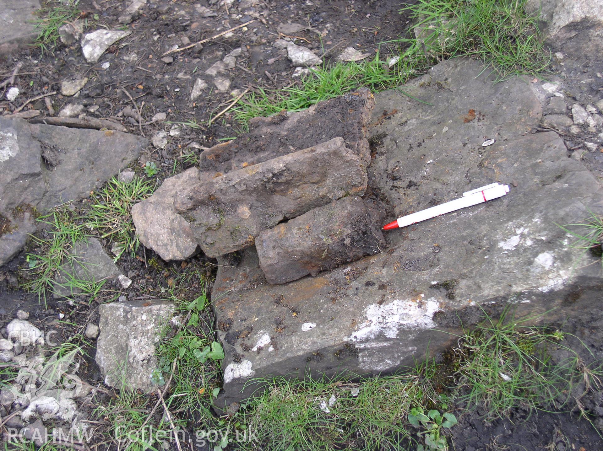 Photograph of Darren Cilau Inclined Plane taken on 10/05/2005 by J.B. Winterburn during an Upland Survey undertaken by John Winterburn Archaeological Services.