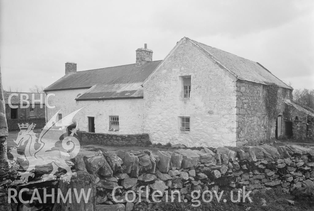 View from the North West showing C16 house right and 1662 wing on left