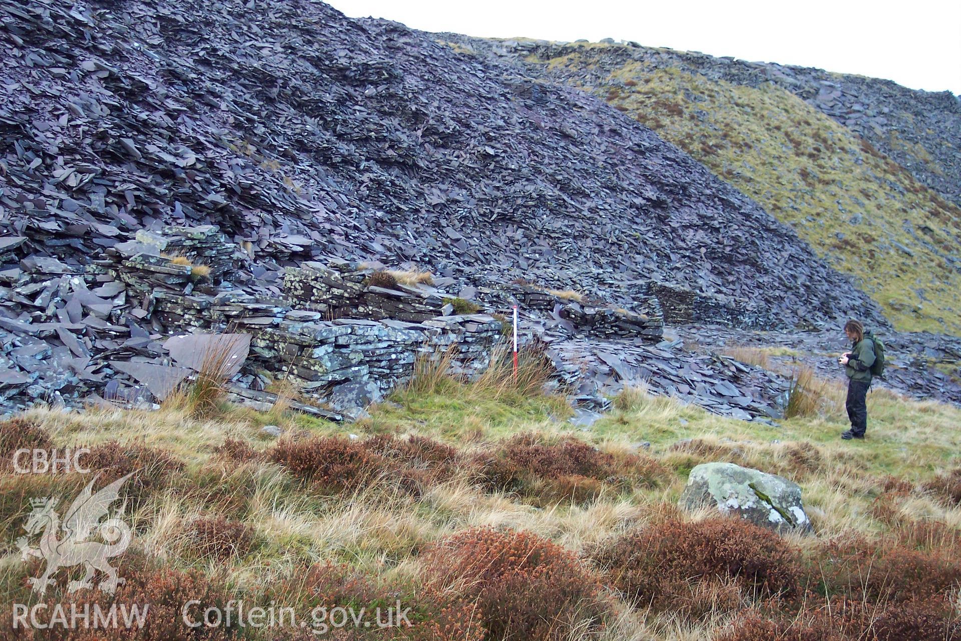 Photograph of Shelter north east of Alexandra Quarry taken on 20/12/2005 by P.J. Schofield during an Upland Survey undertaken by Oxford Archaeology North.