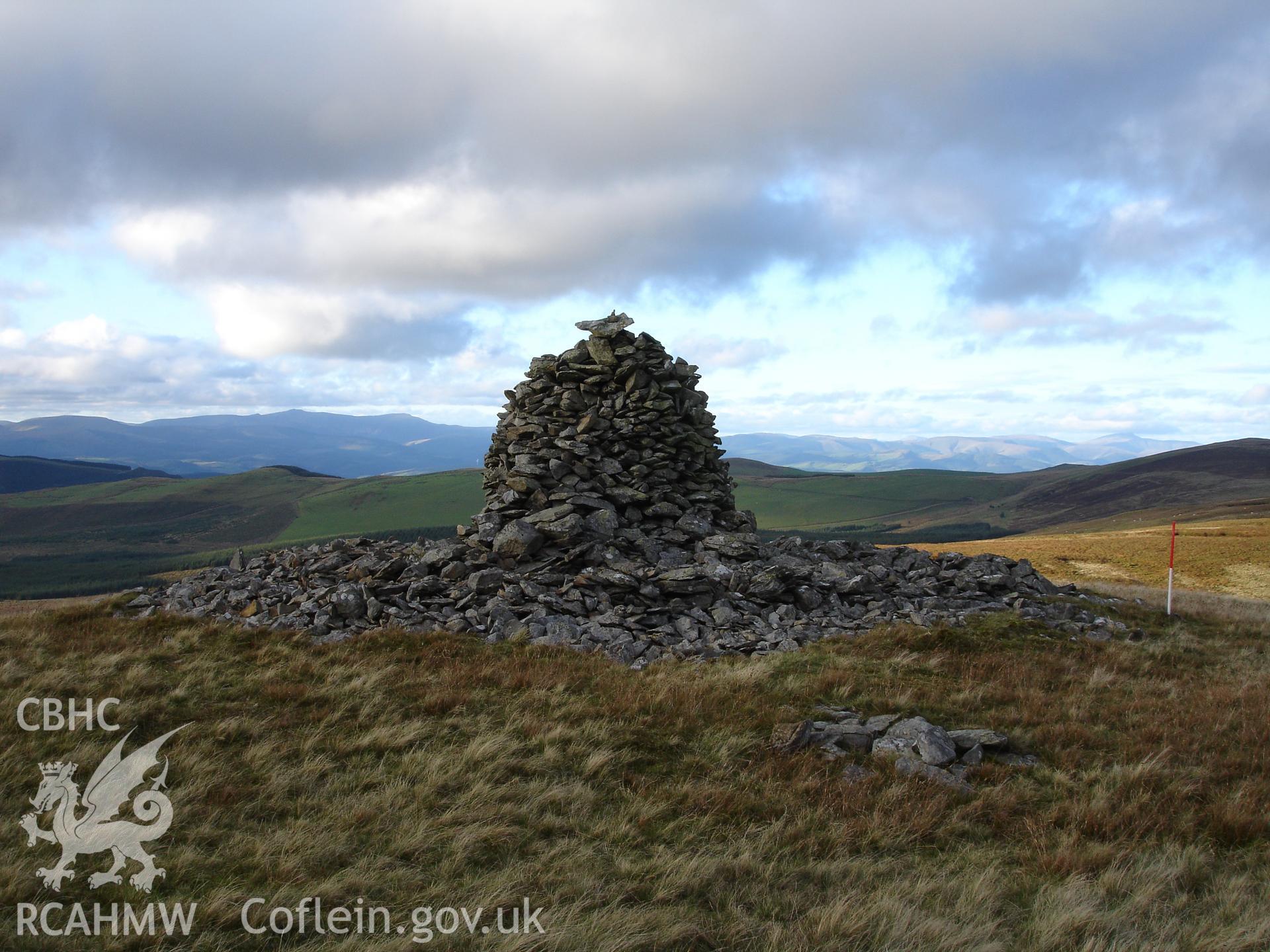 Digital colour photograph of Carn Gwilym cairn II taken on 04/10/2006 by R.P. Sambrook during the Plynlimon Glaslyn South Upland survey undertaken by Trysor.