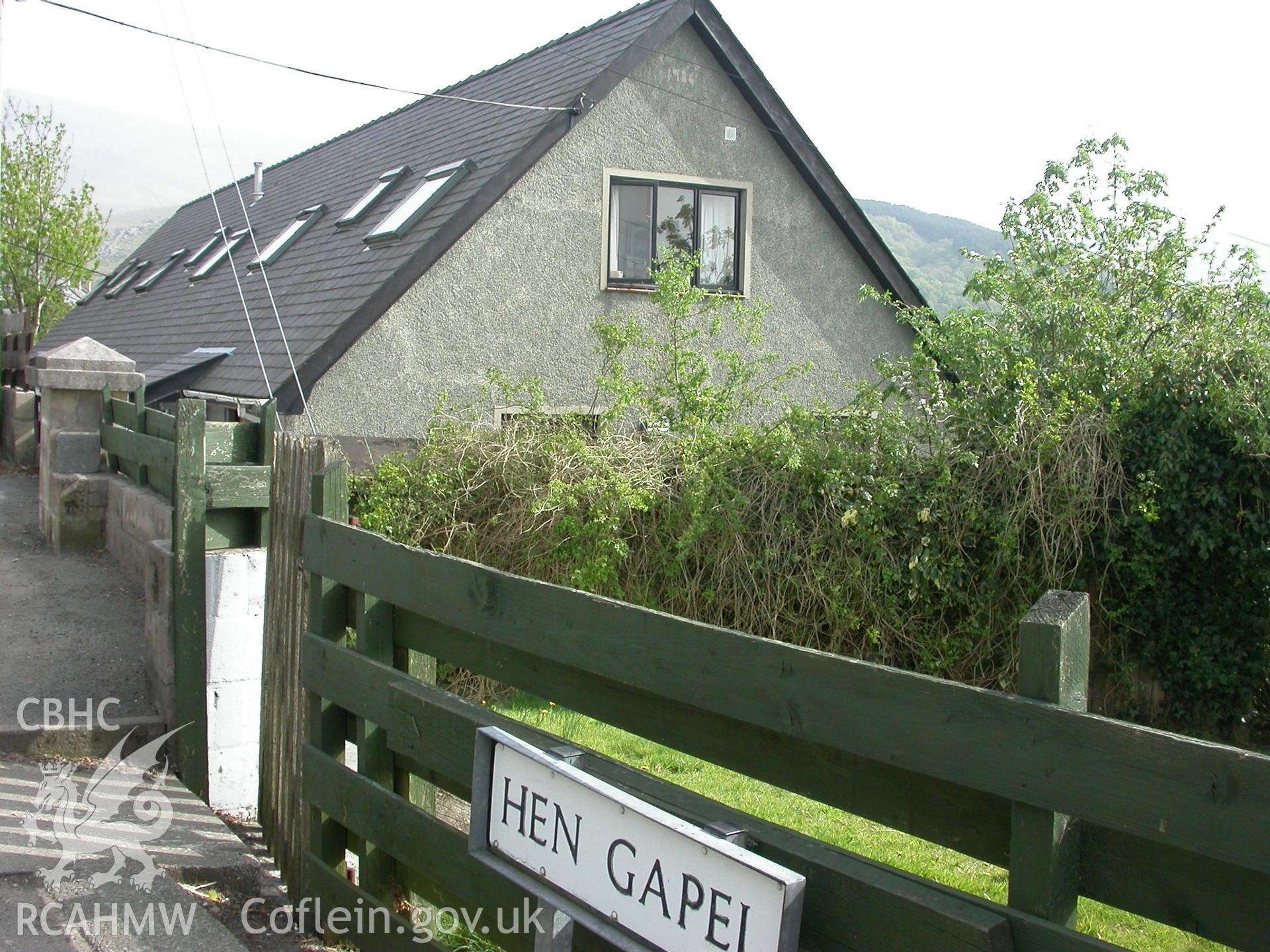 Colour digital photographic survey of Treflys Independent Chapel, Gerlan, Bethesda, comprising 1 images, by Stephen Hughes, 02/05/2003.