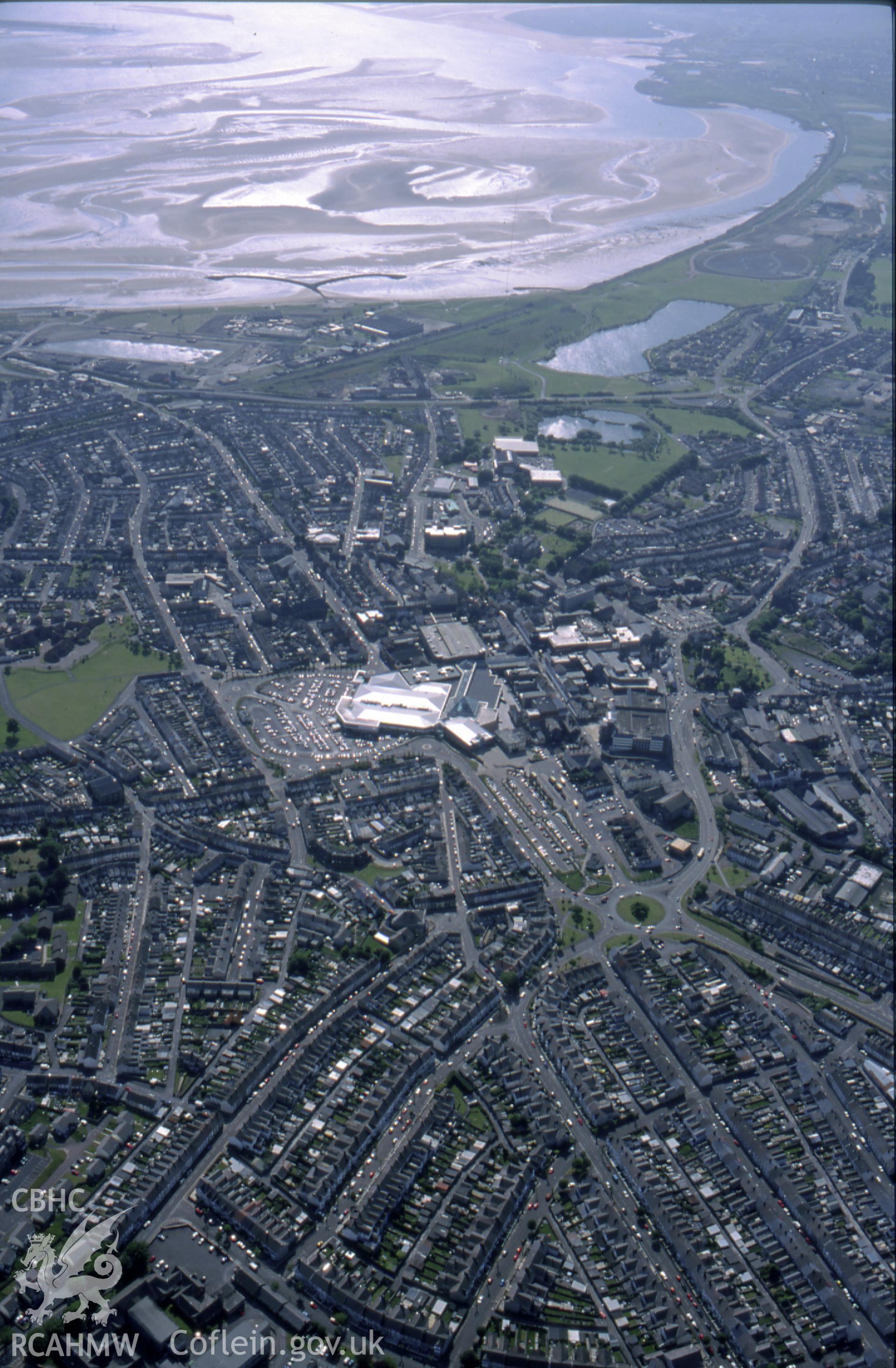 RCAHMW colour slide oblique aerial photograph of Llanelli, taken by T.G.Driver on the 22/05/2000