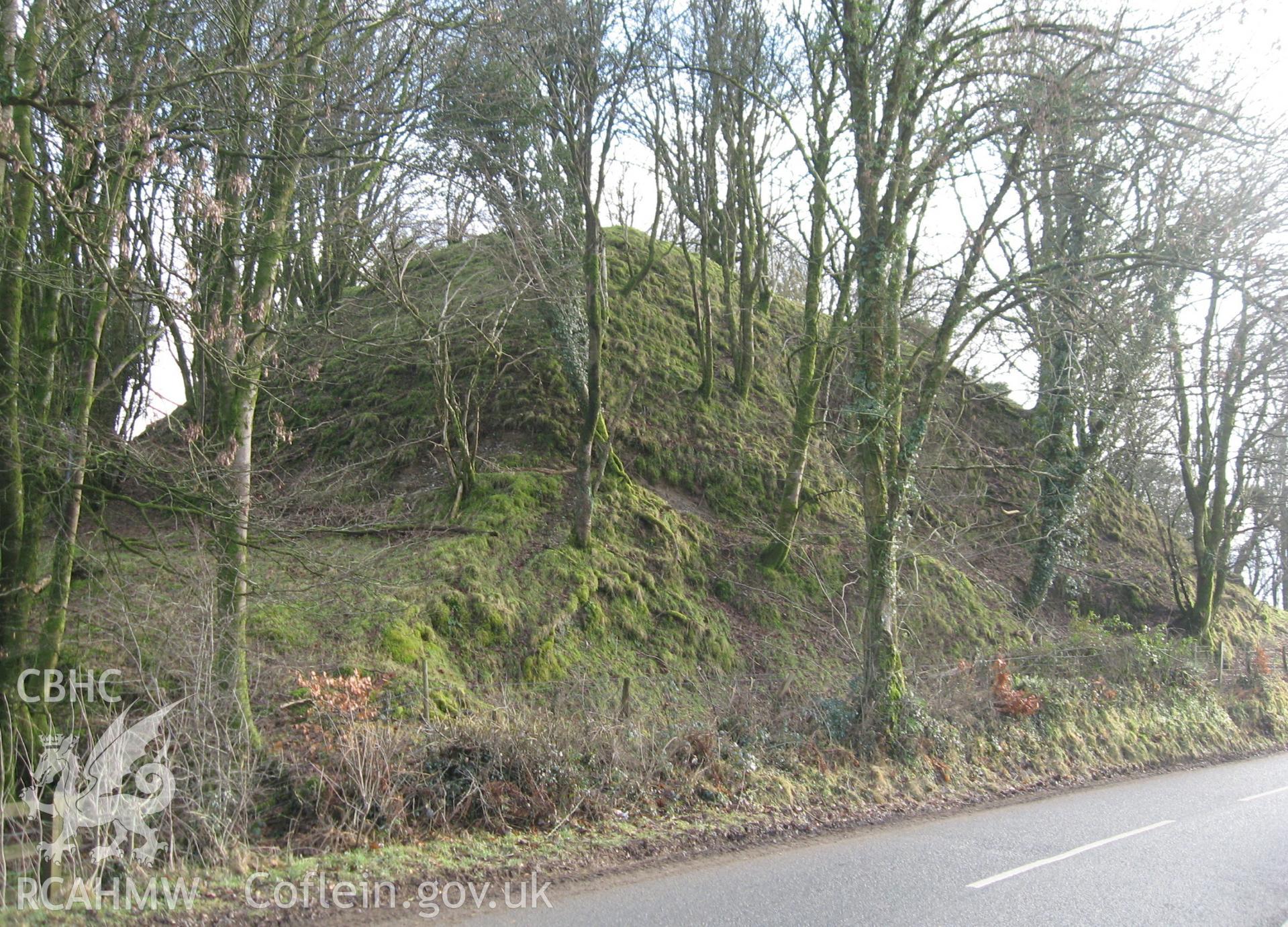 Colour photo of Castell Hywel, taken by Paul R. Davis, 5th November 2008.