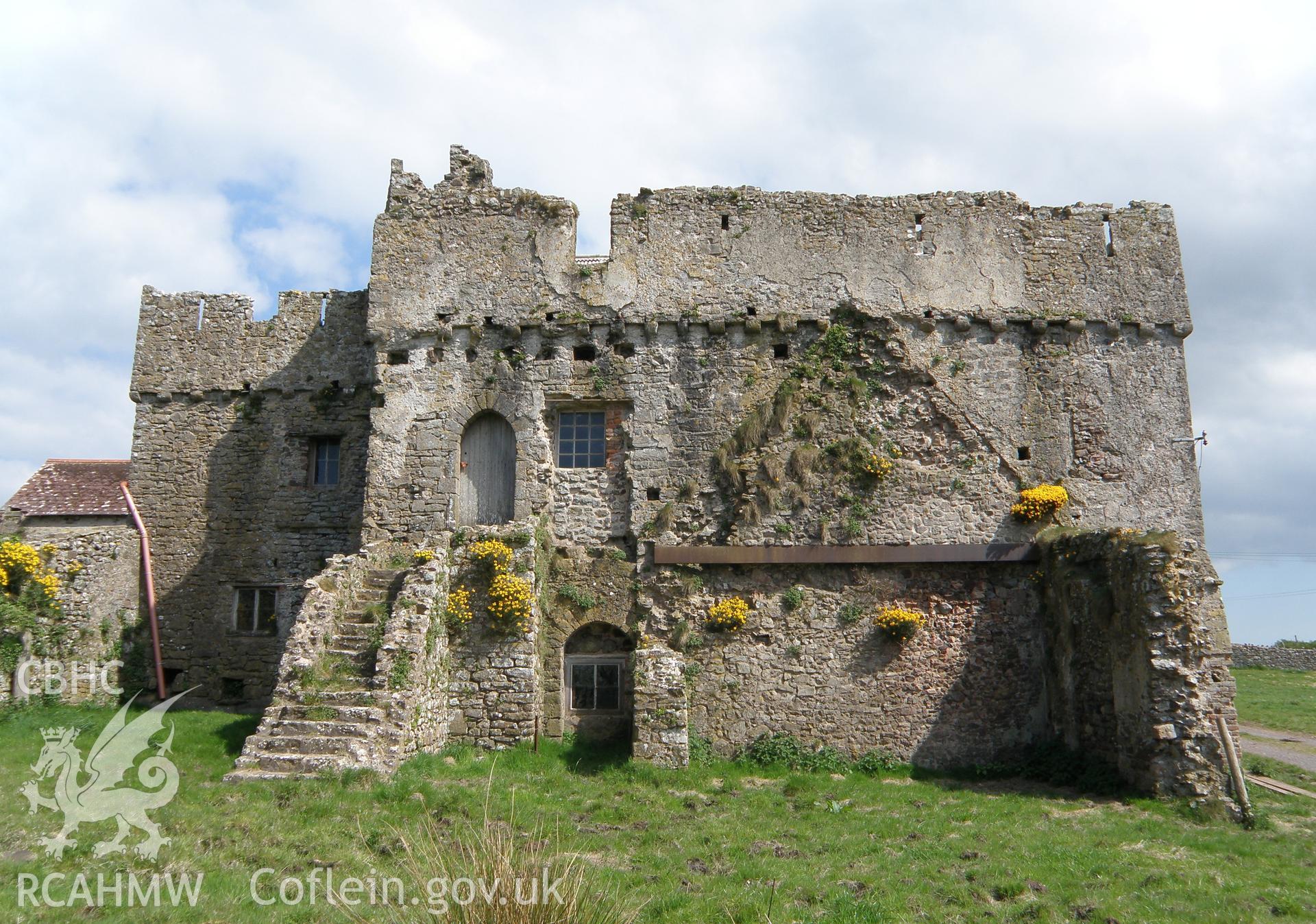 Colour photo of Eastington, taken by Paul R. Davis, 9th May 2010.