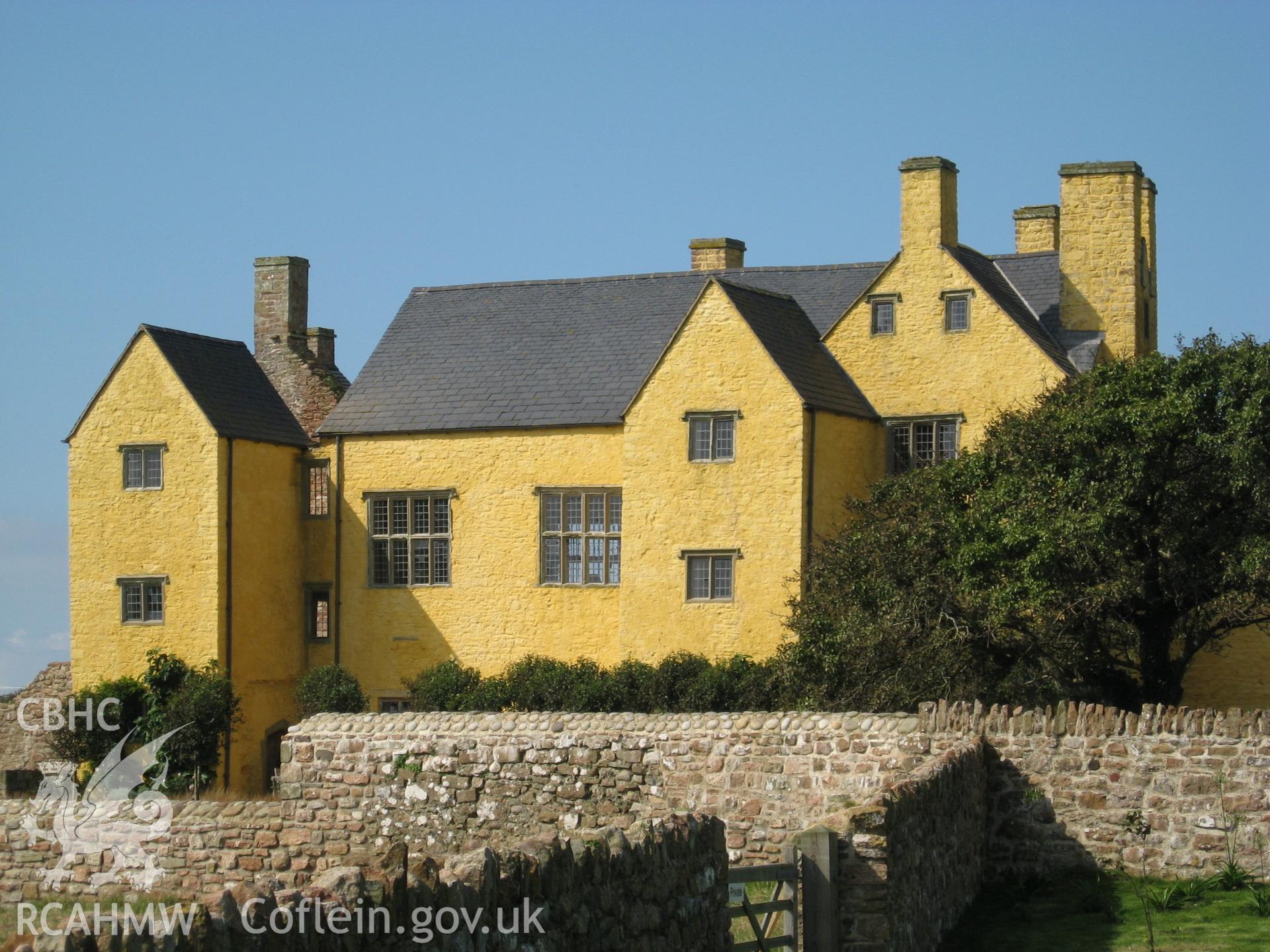 Colour photo showing Sker House, taken by Paul R. Davis and dated 28th June 2006.