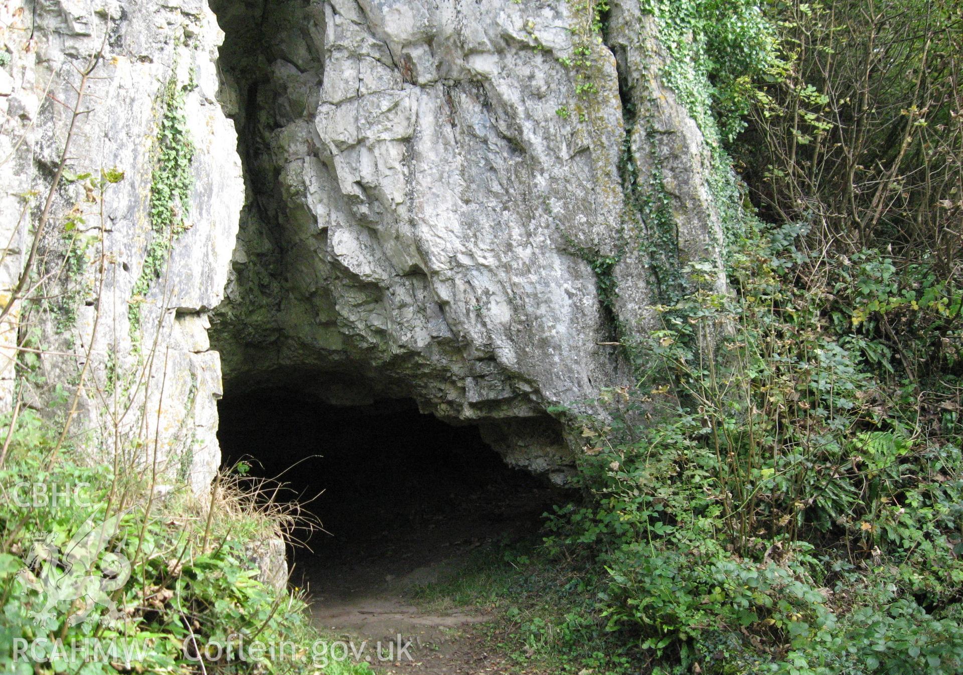 Colour photo of Cathole Cave, taken by Paul R. Davis and dated 22nd October 2007.