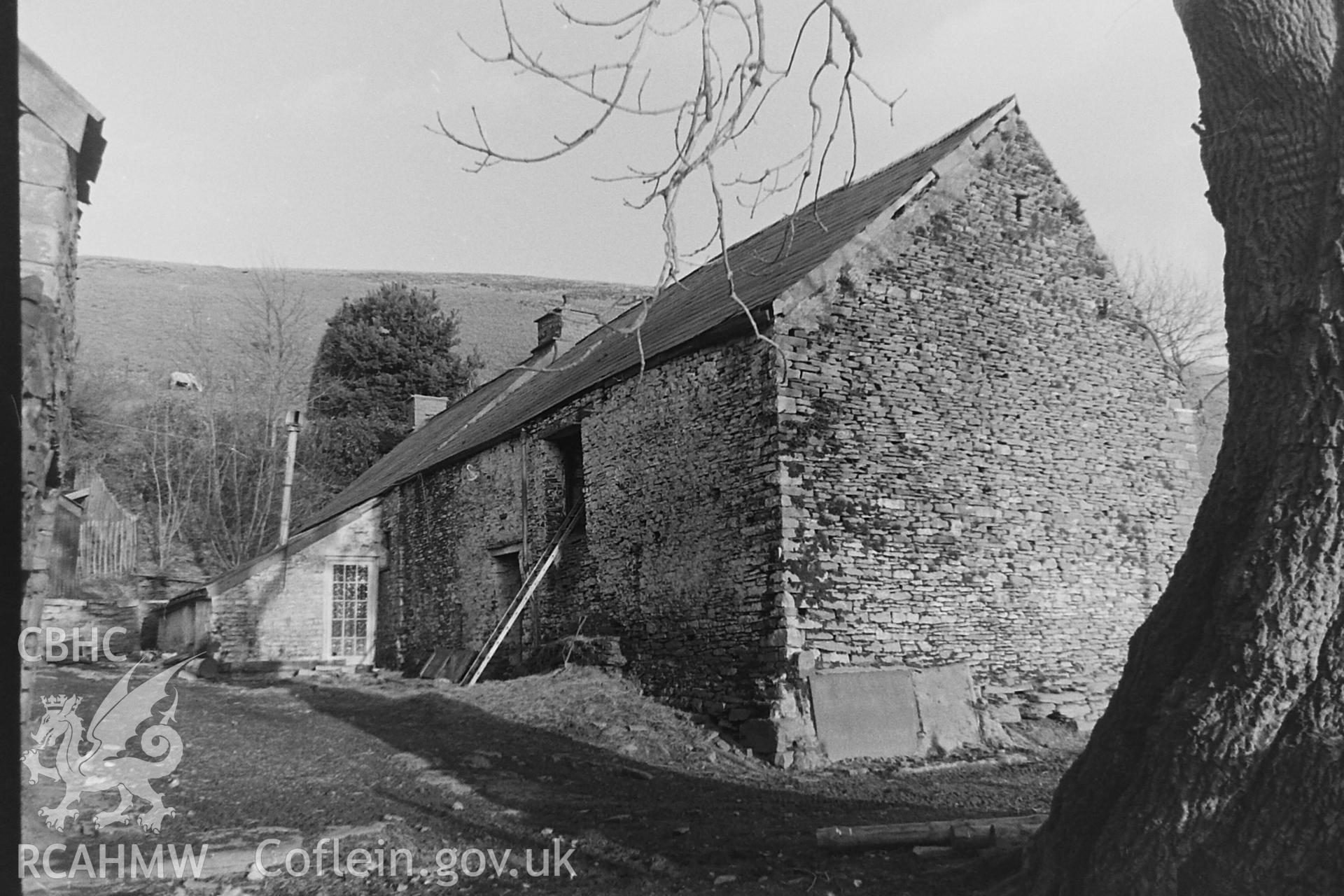 Black and white photo showing Tyntyle, taken by Paul R. Davis, 1984.