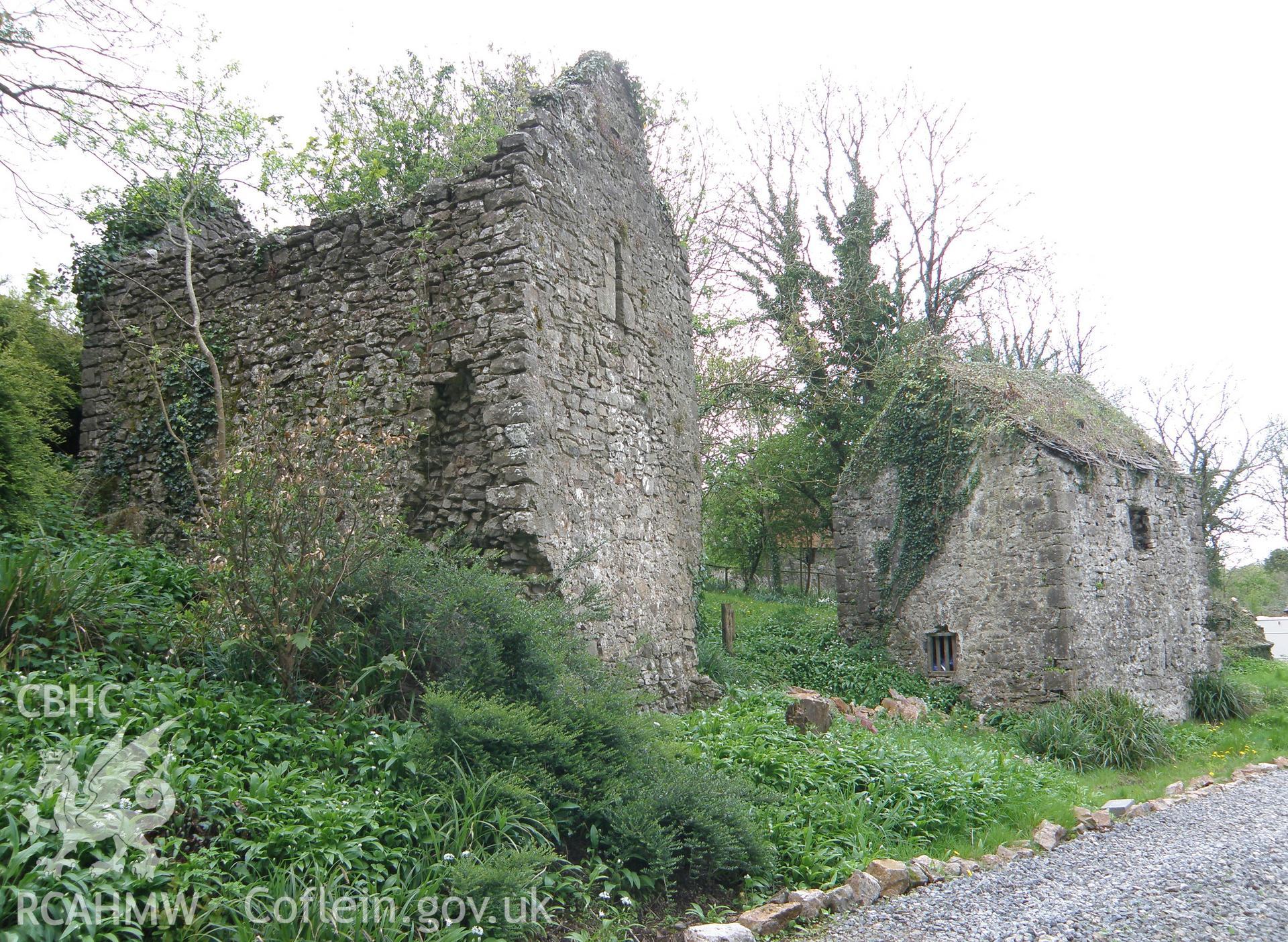 Colour photo of Tarr Farm, taken by Paul R. Davis, 9th May 2010.