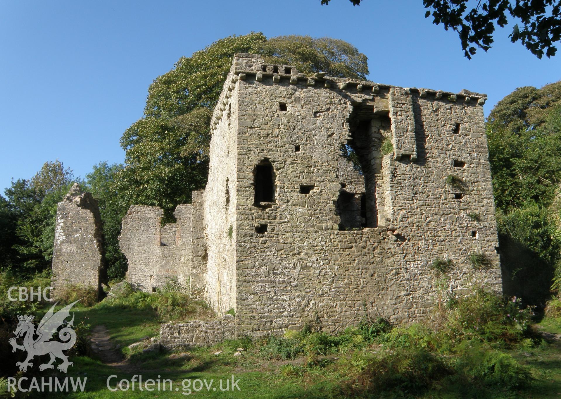 Colour photo of Candleston Castle, taken by Paul R. Davis, 26th September 2009.