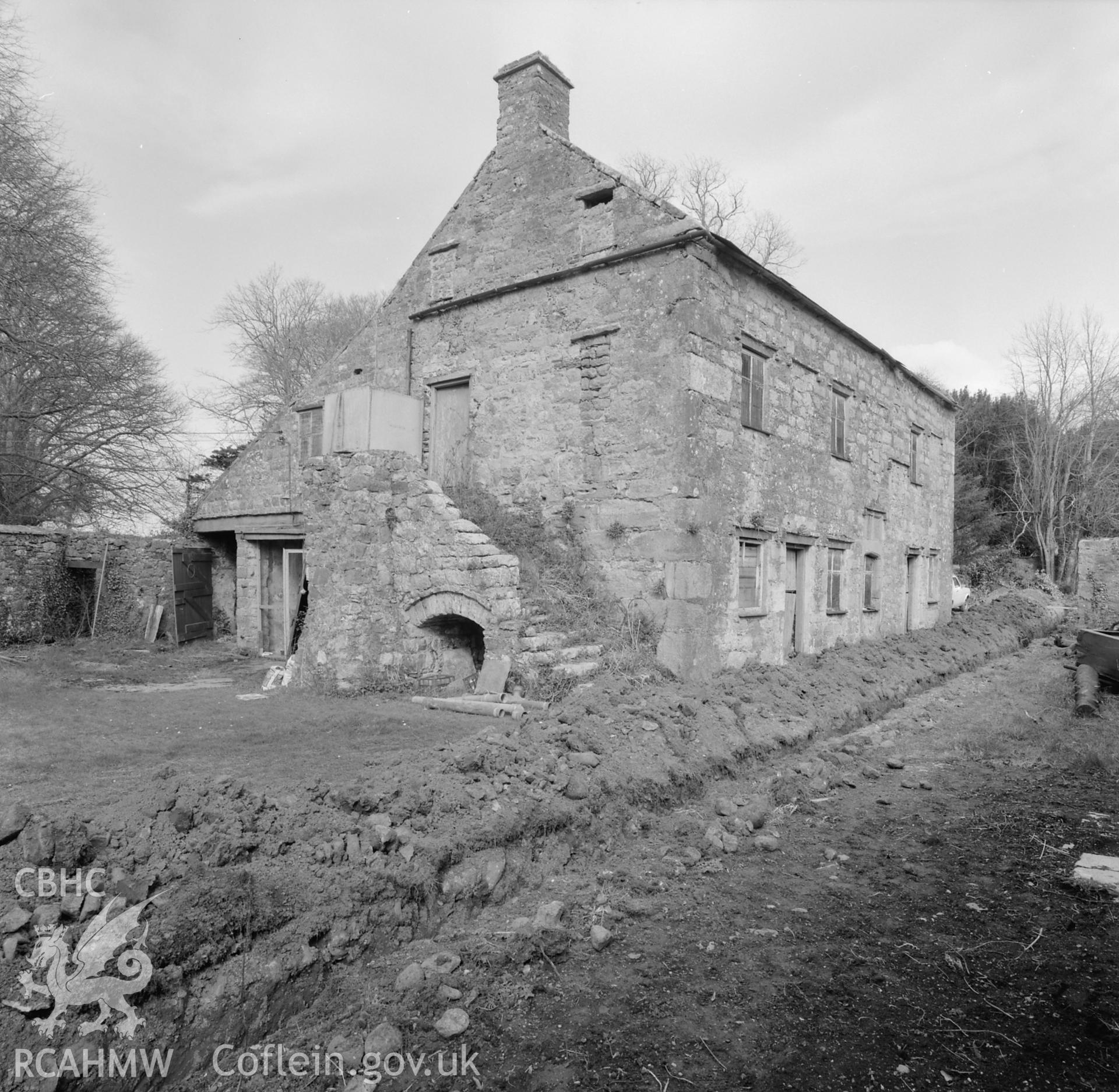 General view of exterior