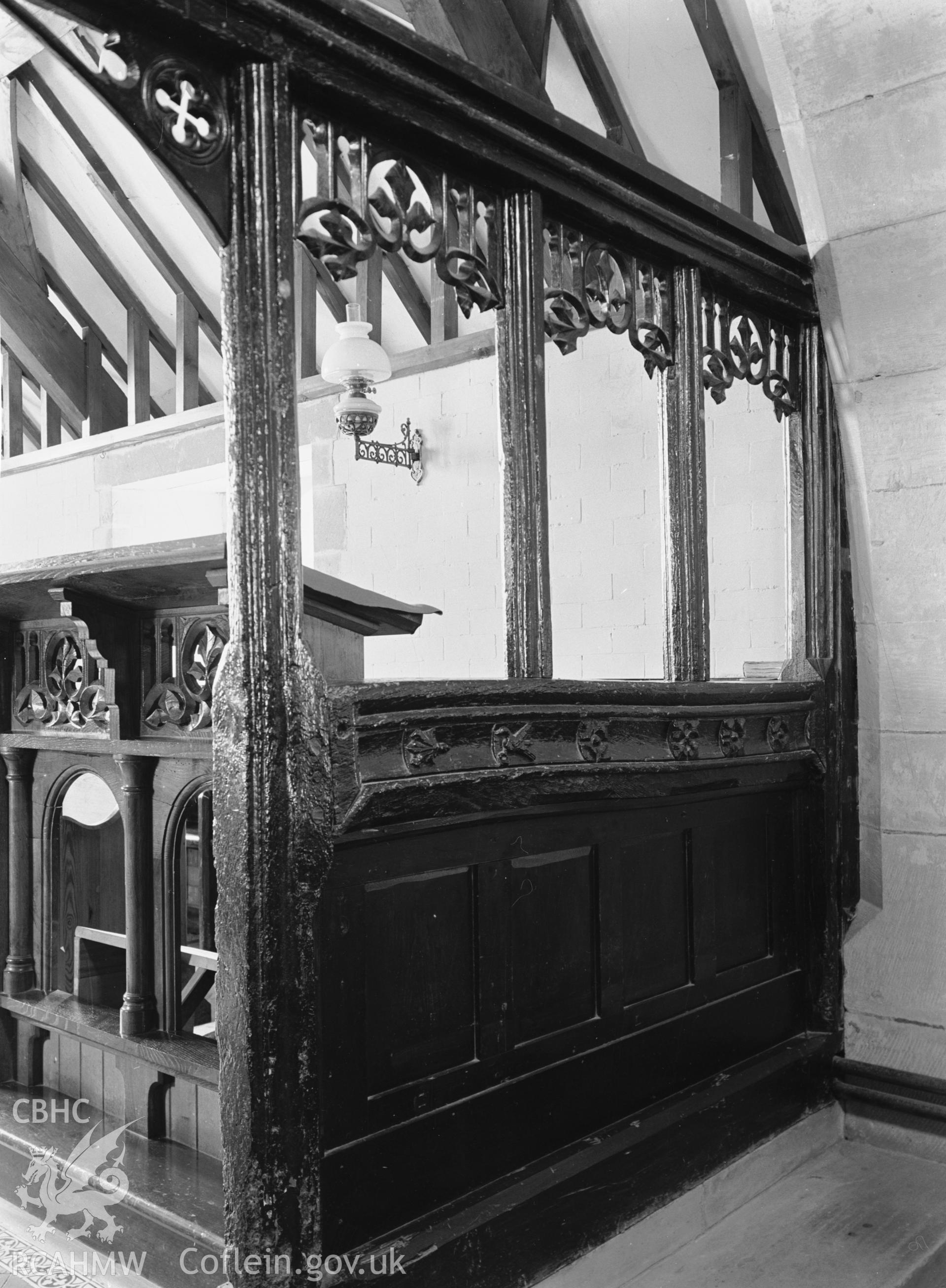 Interior view showing detail of the screen.