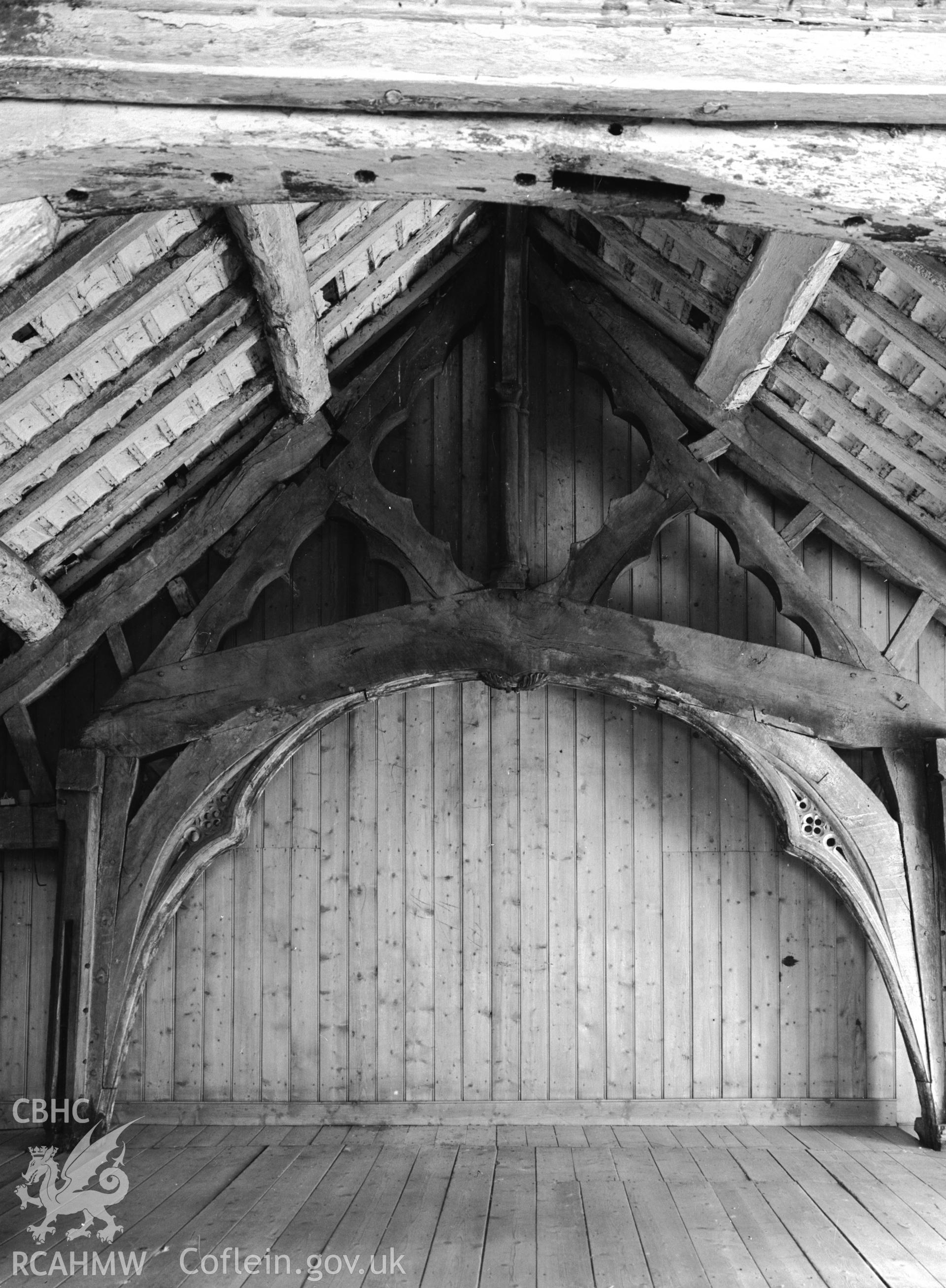 Interior: moulded truss in E wing