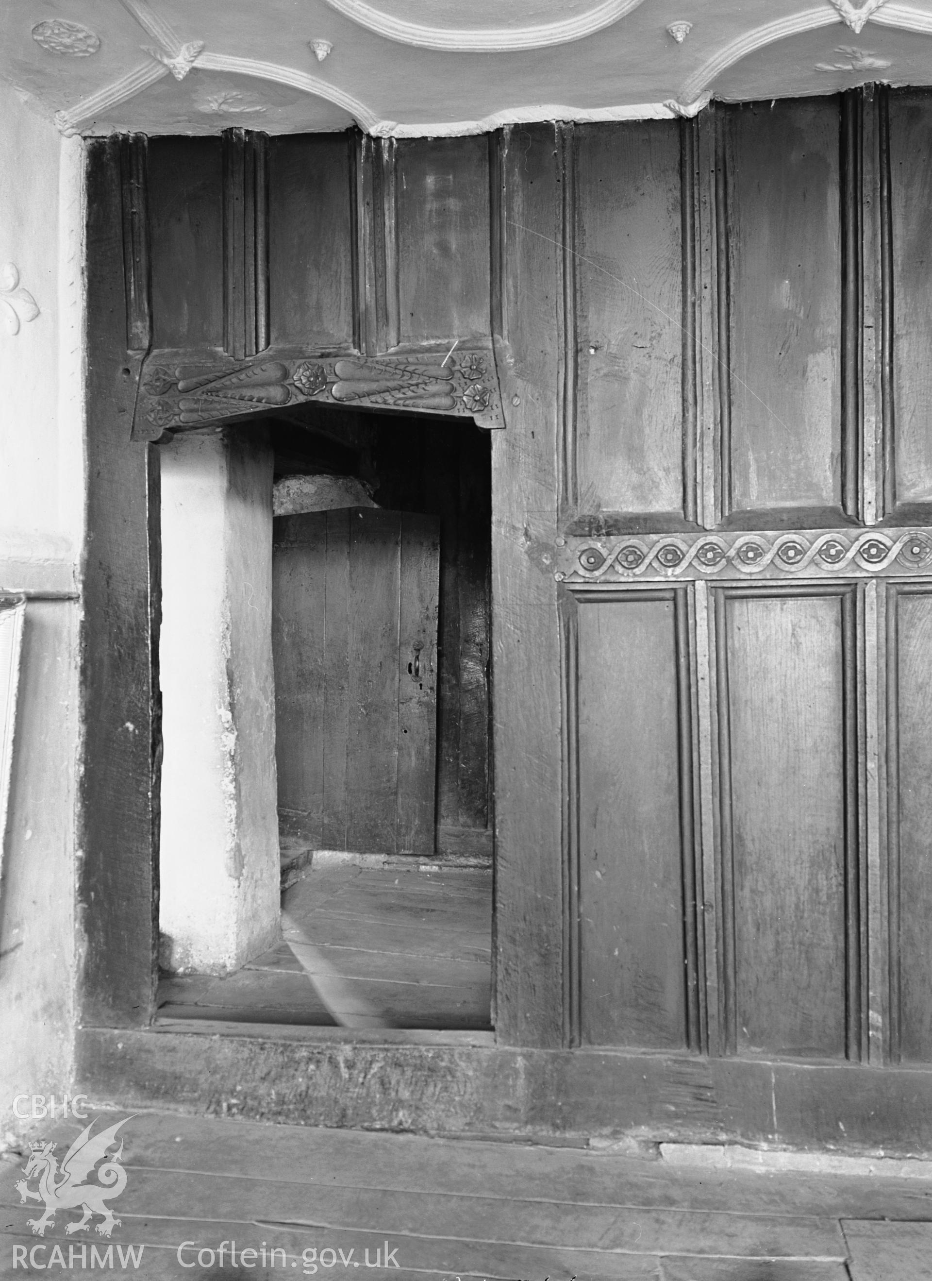 Interior view showing doorway in Queen Elizabeth's bedroom