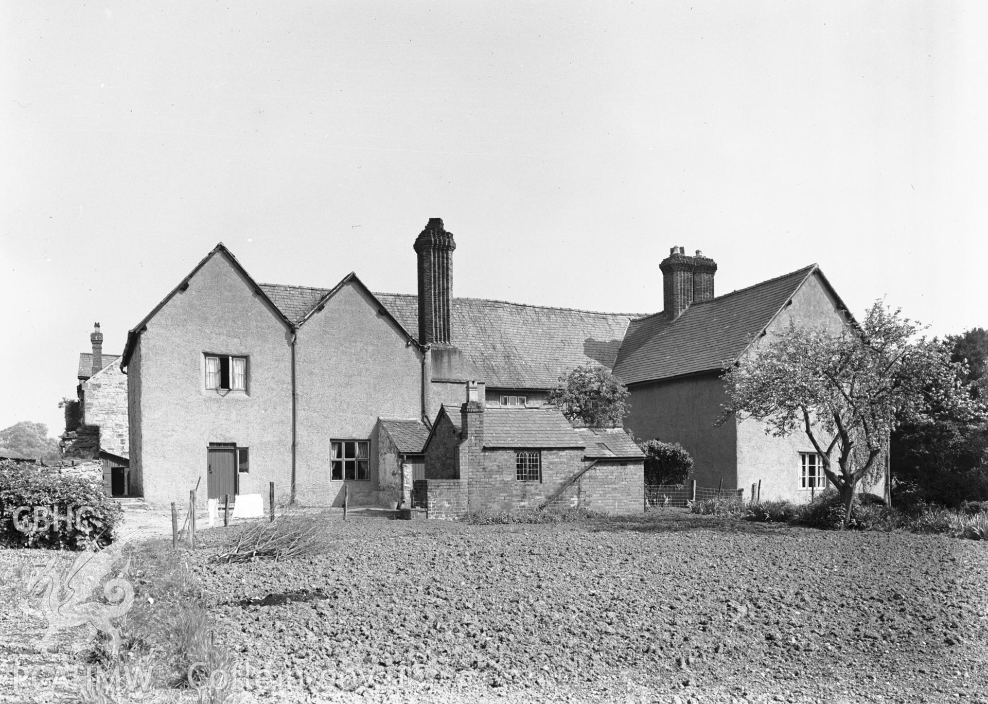 Exterior: south wing, south elevation