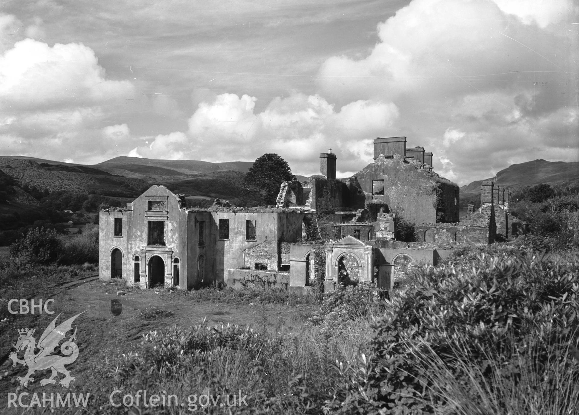 Ruins of Brynkir Hall.