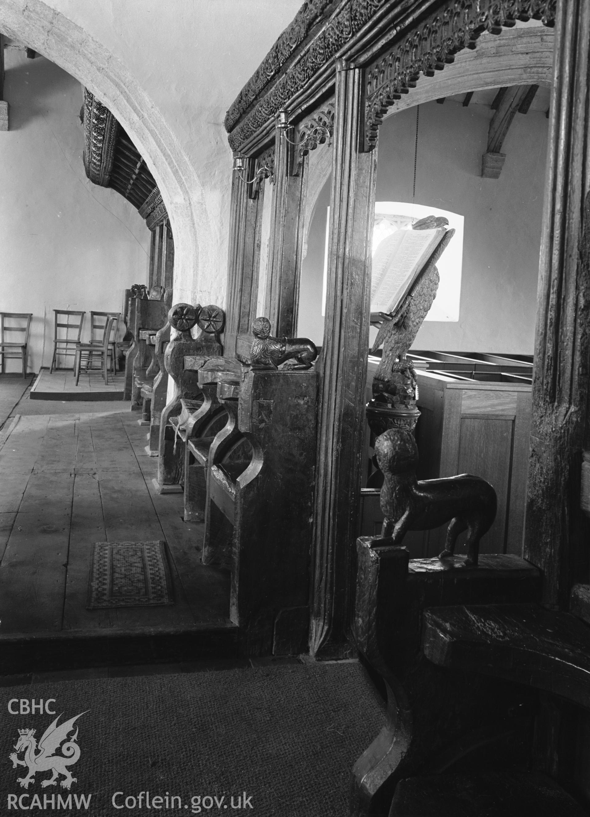 Interior view showing the east face of the north screen.