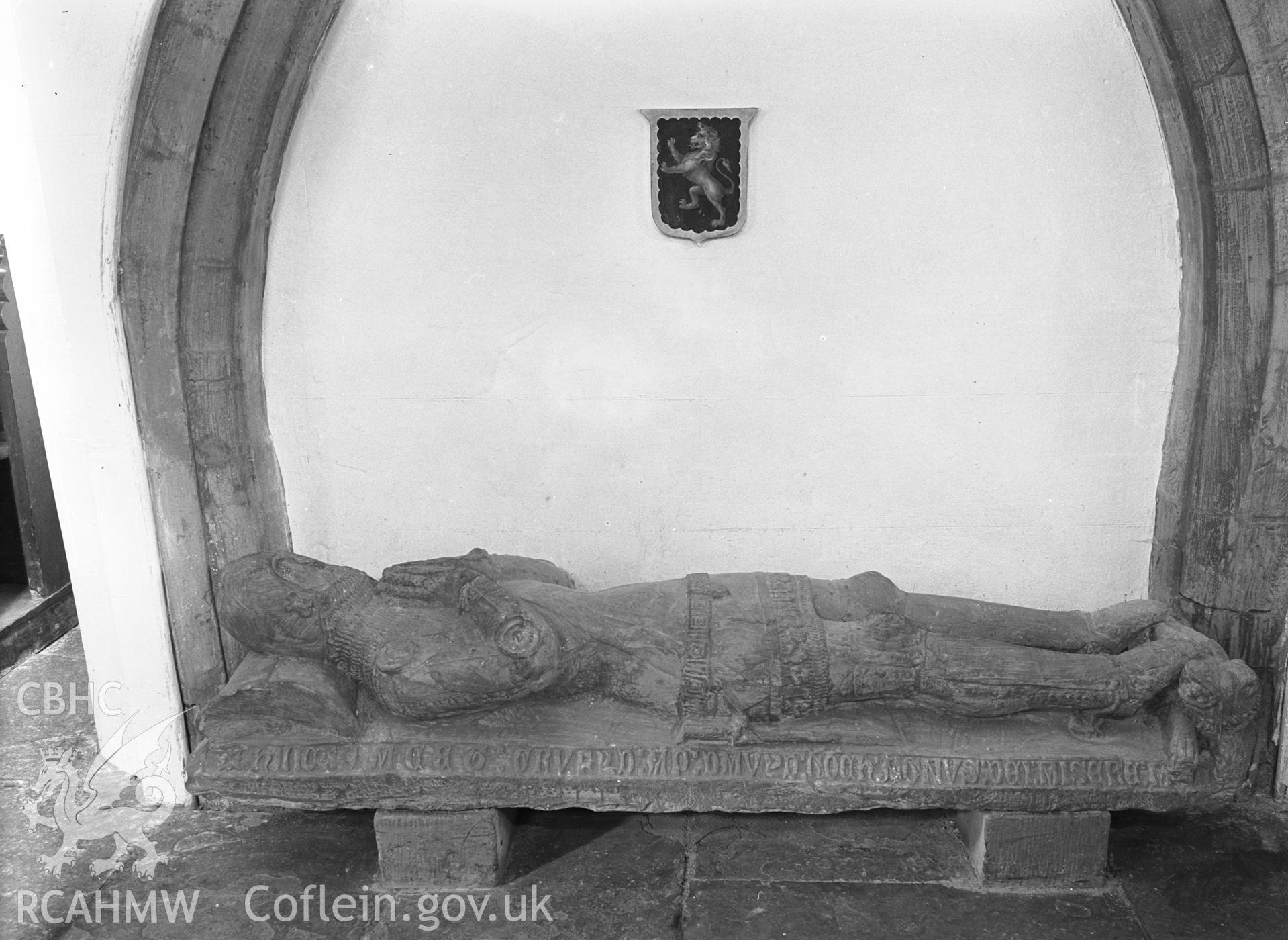 Interior view showing effigy.