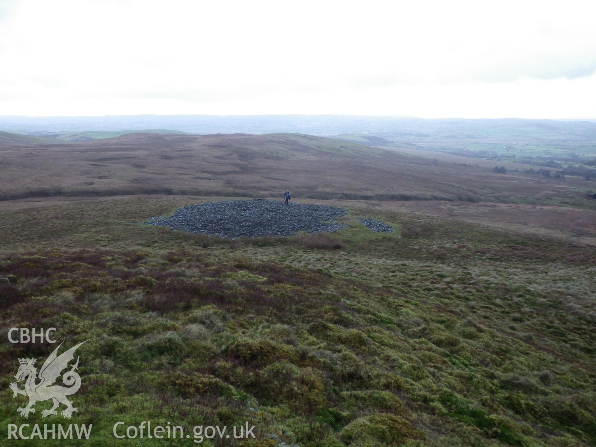 The large cairn on a level terrace to the northwest of Carn Fflur, looking west.