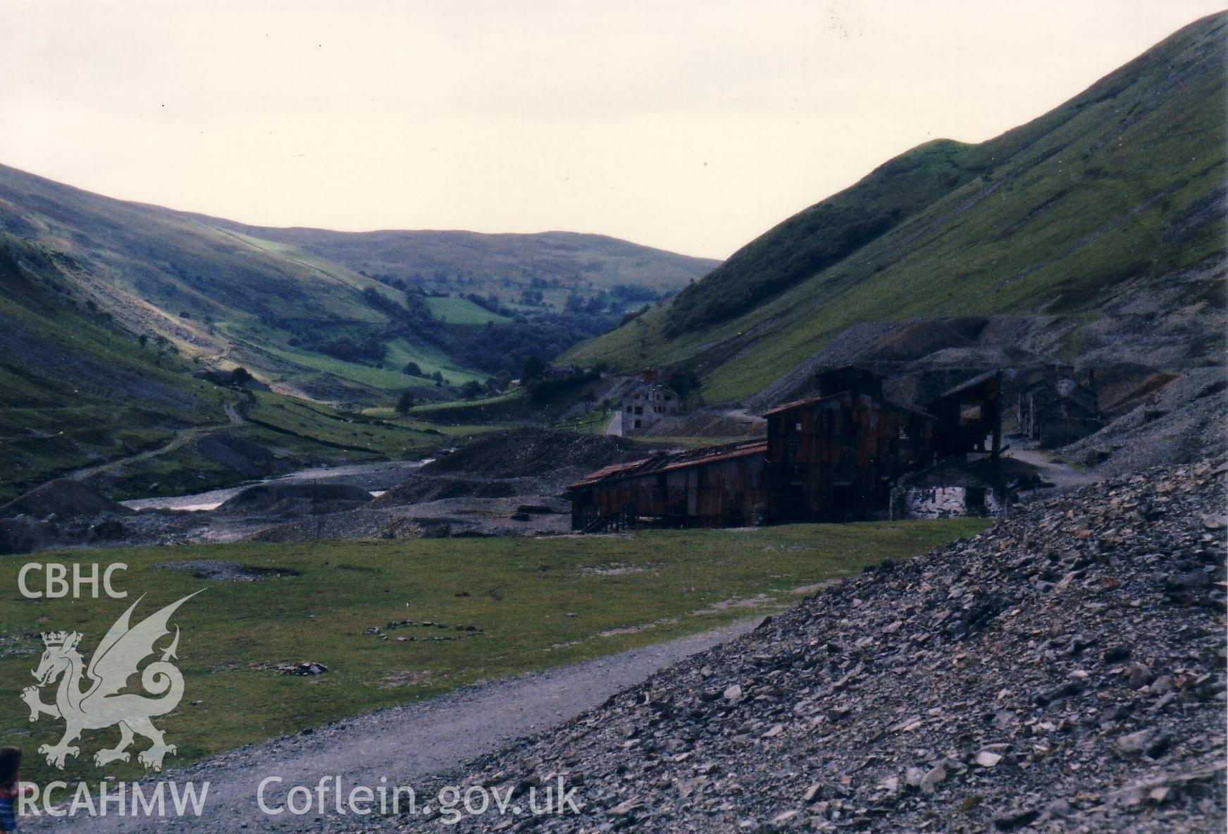 Dressing mill with barracks in the distance