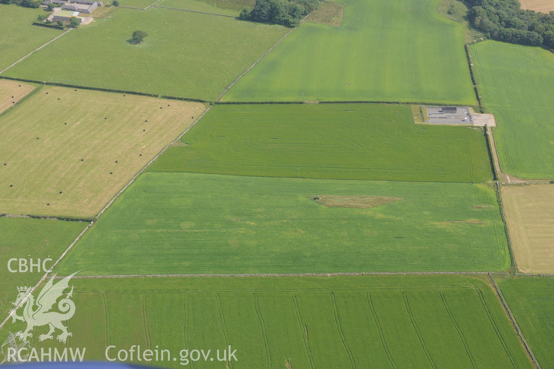 Roman Road, north of Ty'n-Llwyn, south of Bangor. Oblique aerial photograph taken during the Royal Commission?s programme of archaeological aerial reconnaissance by Toby Driver on 12th July 2013.