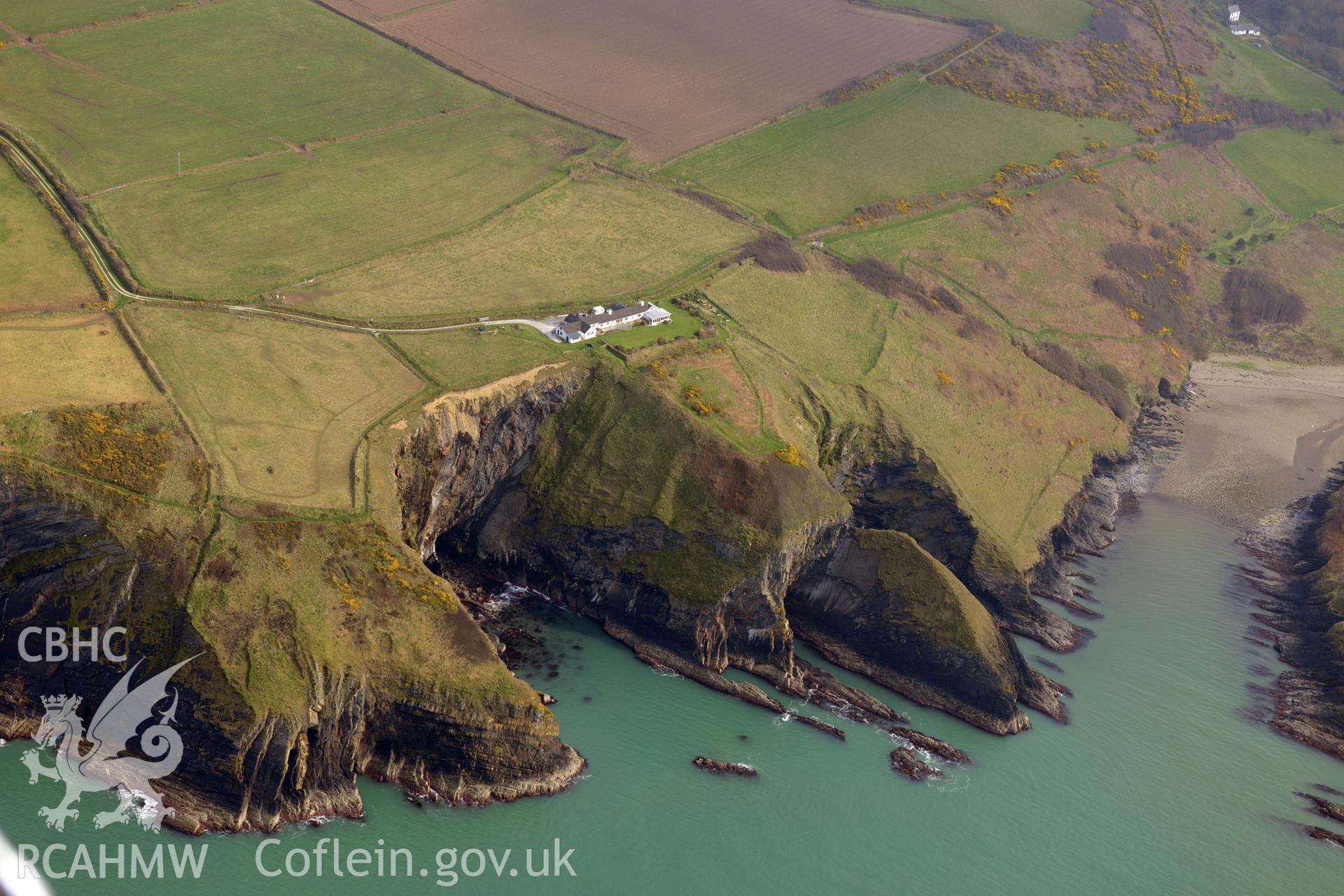 Aerial photography of Pen Castell promontory fort taken on 27th March 2017. Baseline aerial reconnaissance survey for the CHERISH Project. ? Crown: CHERISH PROJECT 2019. Produced with EU funds through the Ireland Wales Co-operation Programme 2014-2020. All material made freely available through the Open Government Licence.