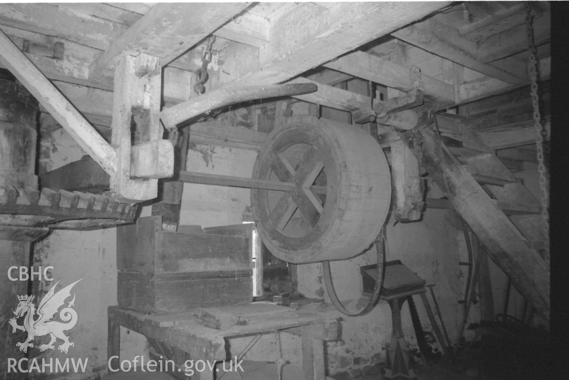 Pontdolgoch Corn Mill. Llanwnos. Sack hoist drive