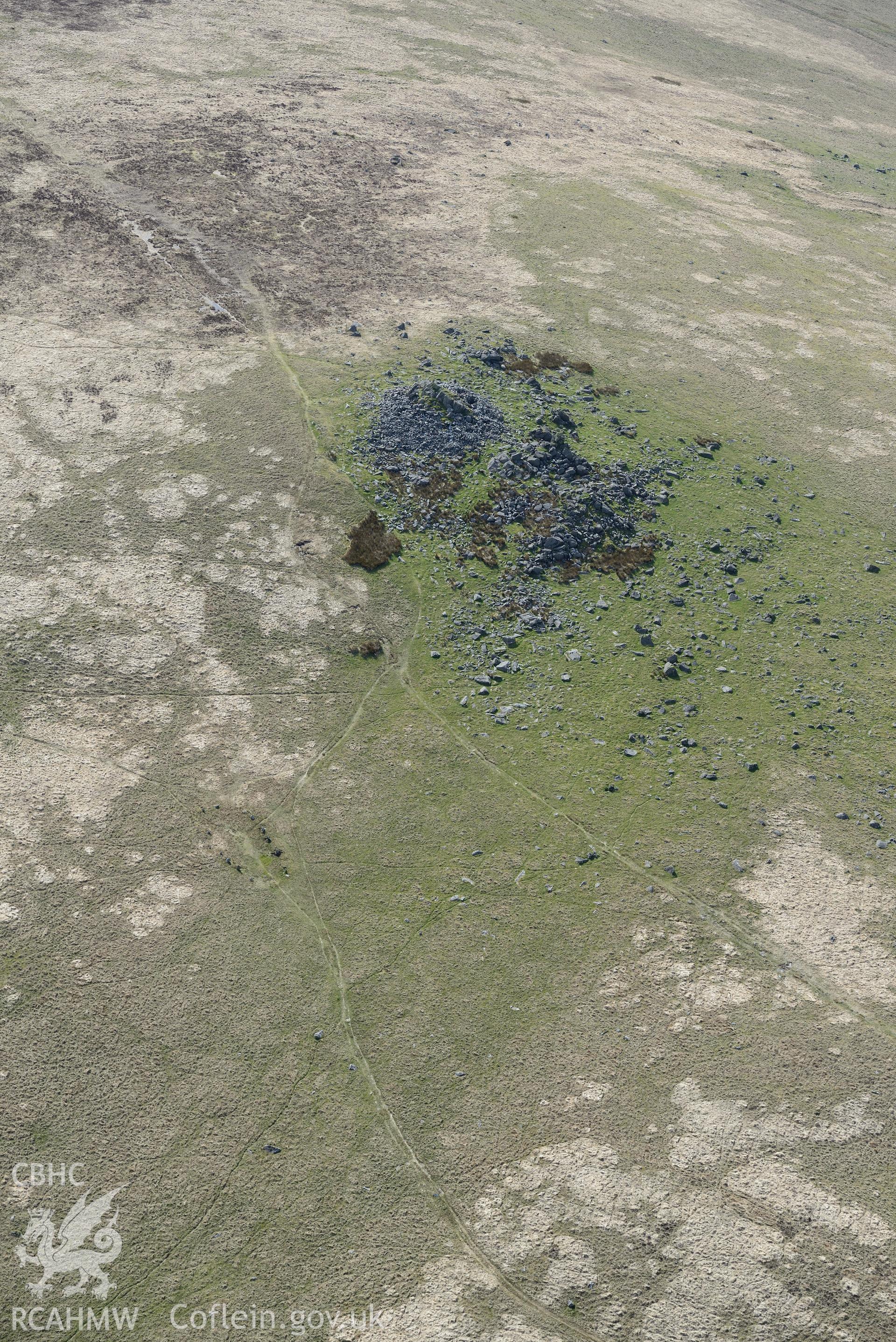 Beddarthur from the south-east Oblique aerial photograph taken during the Royal Commission's programme of archaeological aerial reconnaissance by Toby Driver on 15th April 2015.