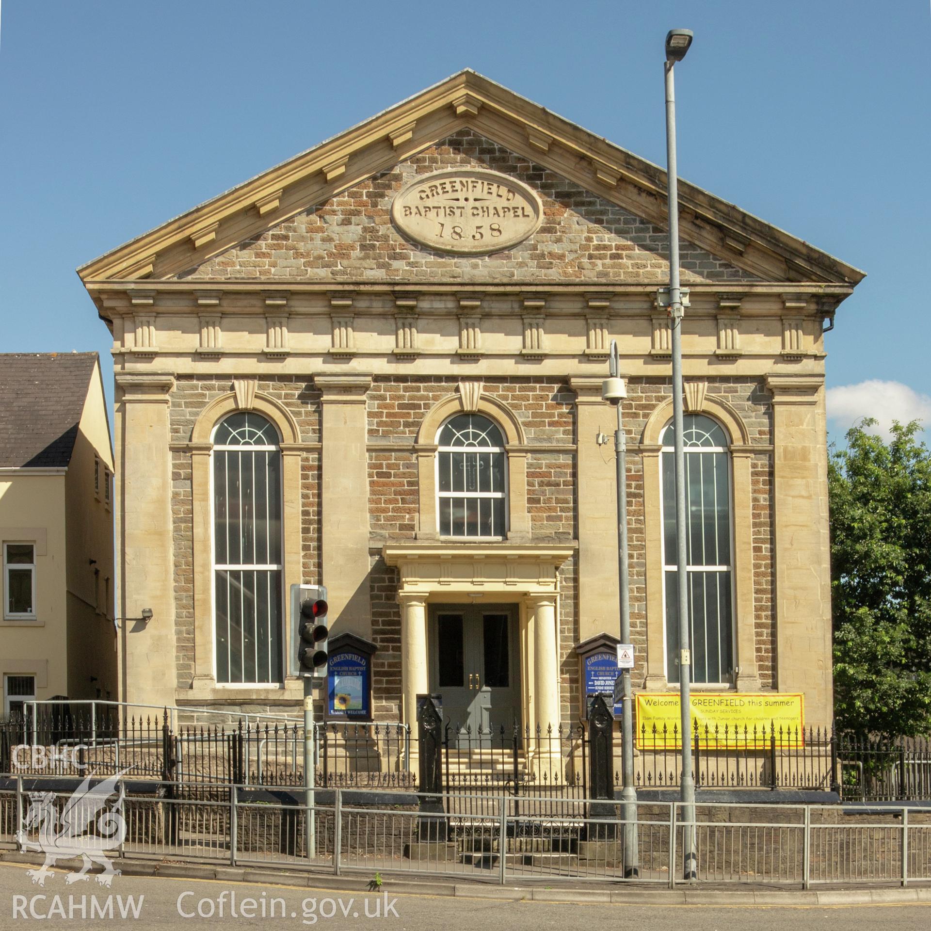 Colour photograph showing front elevation and entrance of Greenfield English Baptist Chapel, Llanelli. Photographed by Richard Barrett on 15th July 2018.