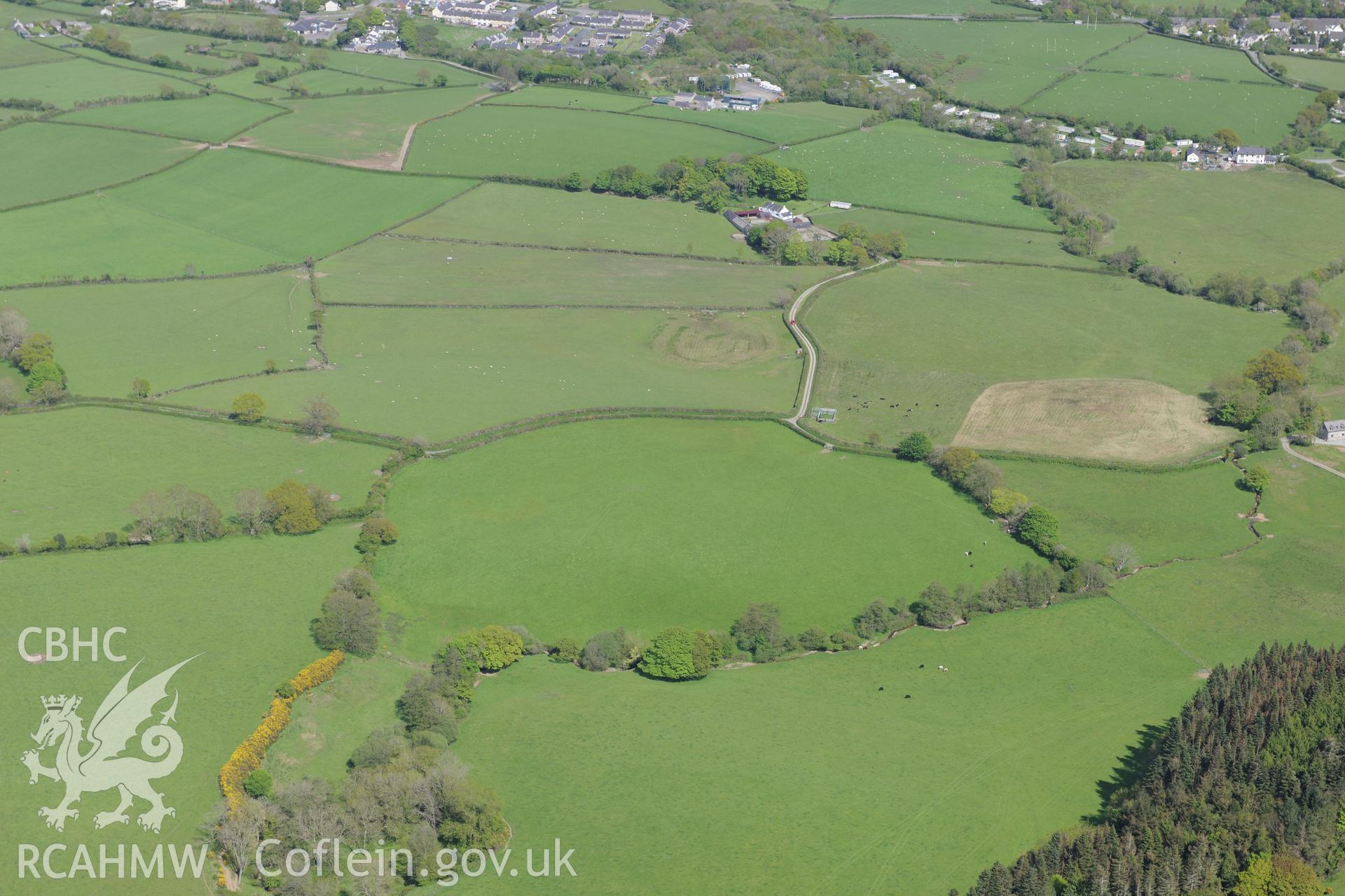 Tan-y-Coed First World War practise trenches, near Llangoed. Oblique aerial photograph taken during the Royal Commission?s programme of archaeological aerial reconnaissance by Toby Driver on 22nd May 2013.