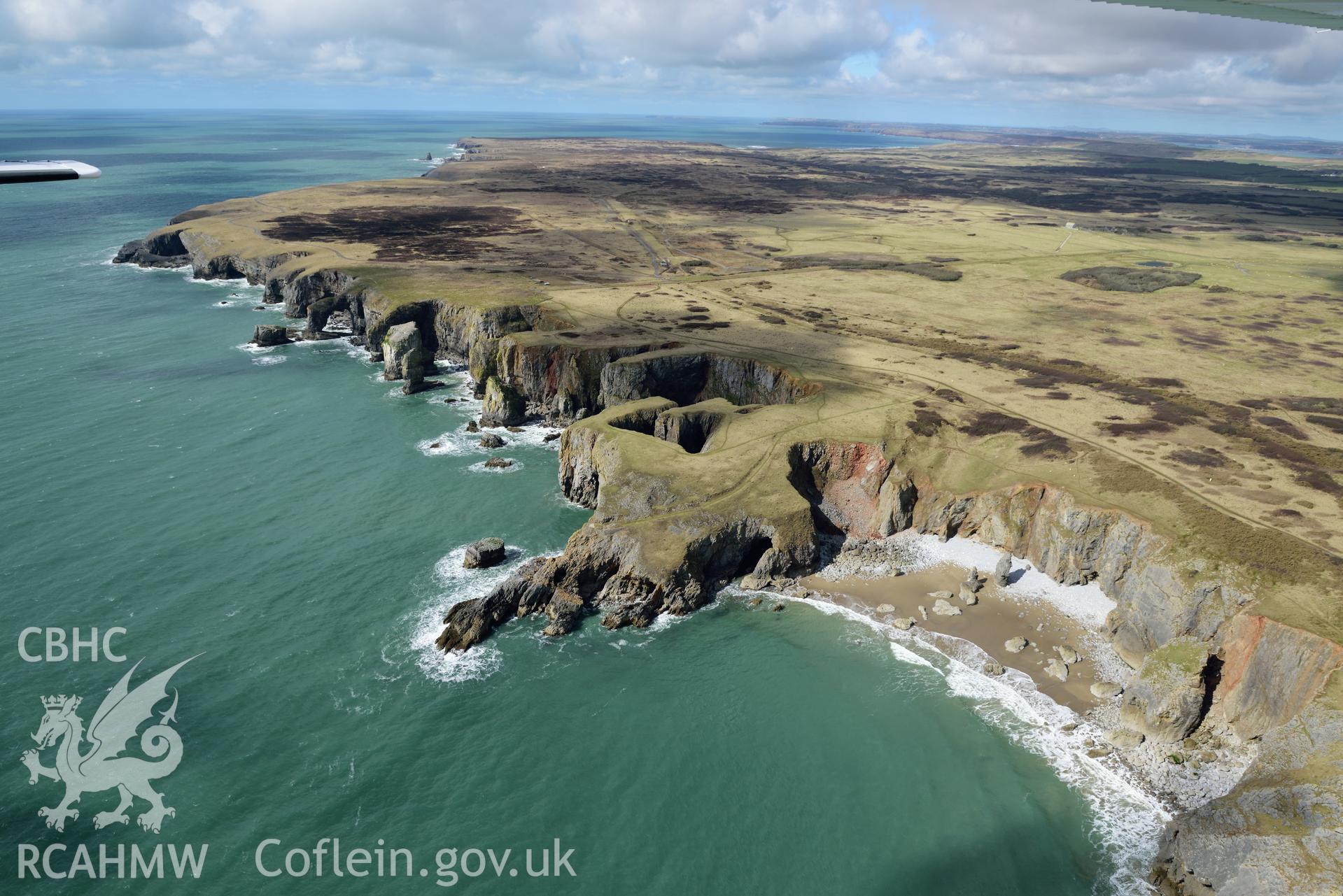 Flimston Bay promontory fort. Detailed baseline aerial reconnaissance survey for the CHERISH Project. ? Crown: CHERISH PROJECT 2018. Produced with EU funds through the Ireland Wales Co-operation Programme 2014-2020. All material made freely available through the Open Government Licence.