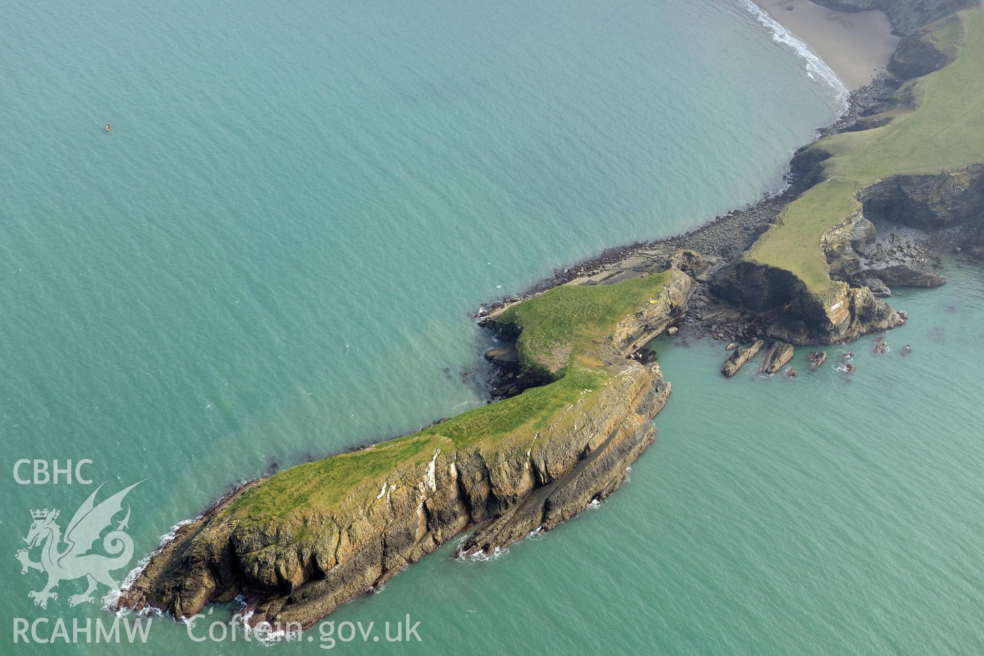 Royal Commission aerial photograph of Ynys Lochtyn taken on 27th March 2017. Baseline aerial reconnaissance survey for the CHERISH Project. ? Crown: CHERISH PROJECT 2017. Produced with EU funds through the Ireland Wales Co-operation Programme 2014-2020. All material made freely available through the Open Government Licence.