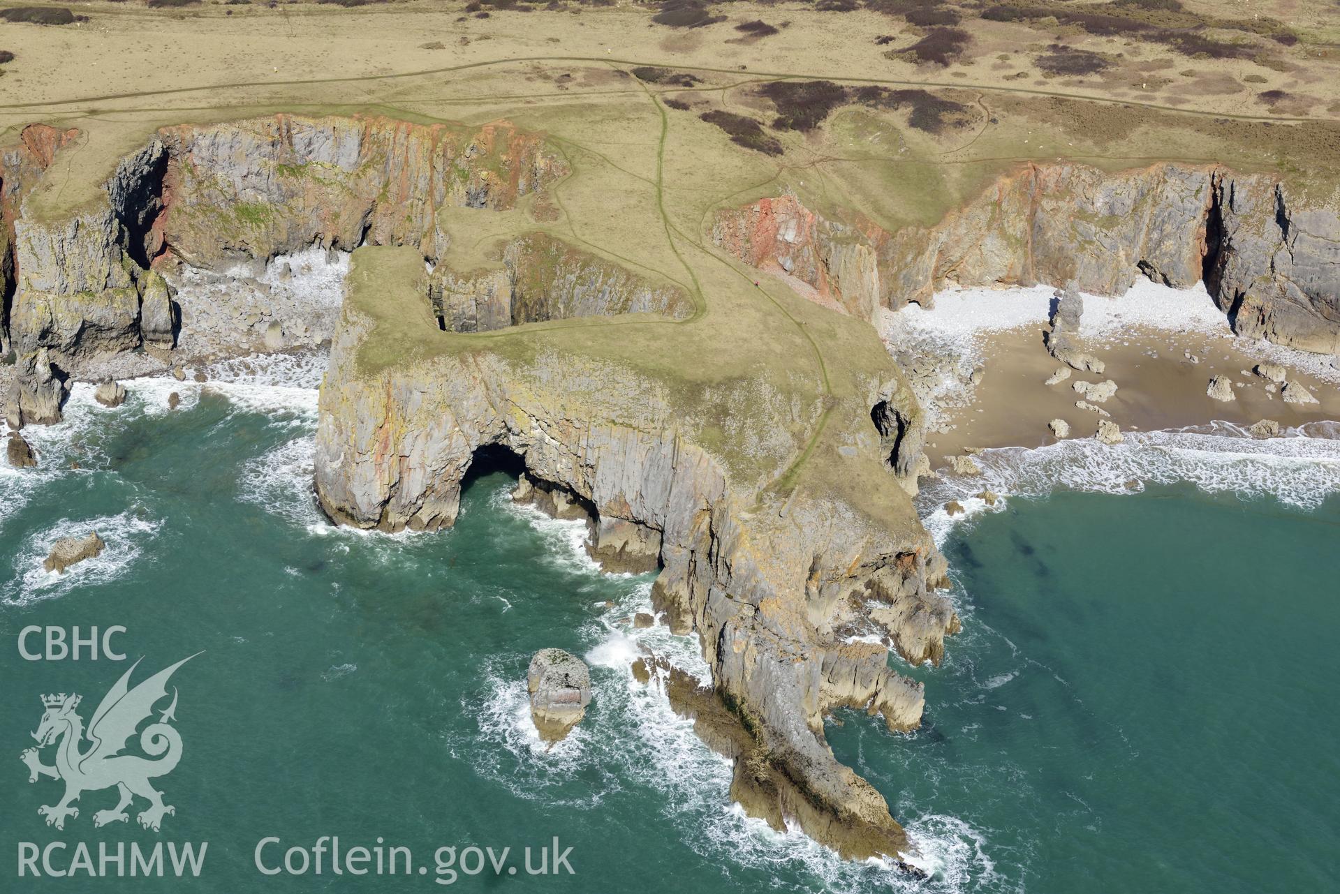 Flimston Bay promontory fort. Detailed baseline aerial reconnaissance survey for the CHERISH Project. ? Crown: CHERISH PROJECT 2018. Produced with EU funds through the Ireland Wales Co-operation Programme 2014-2020. All material made freely available through the Open Government Licence.