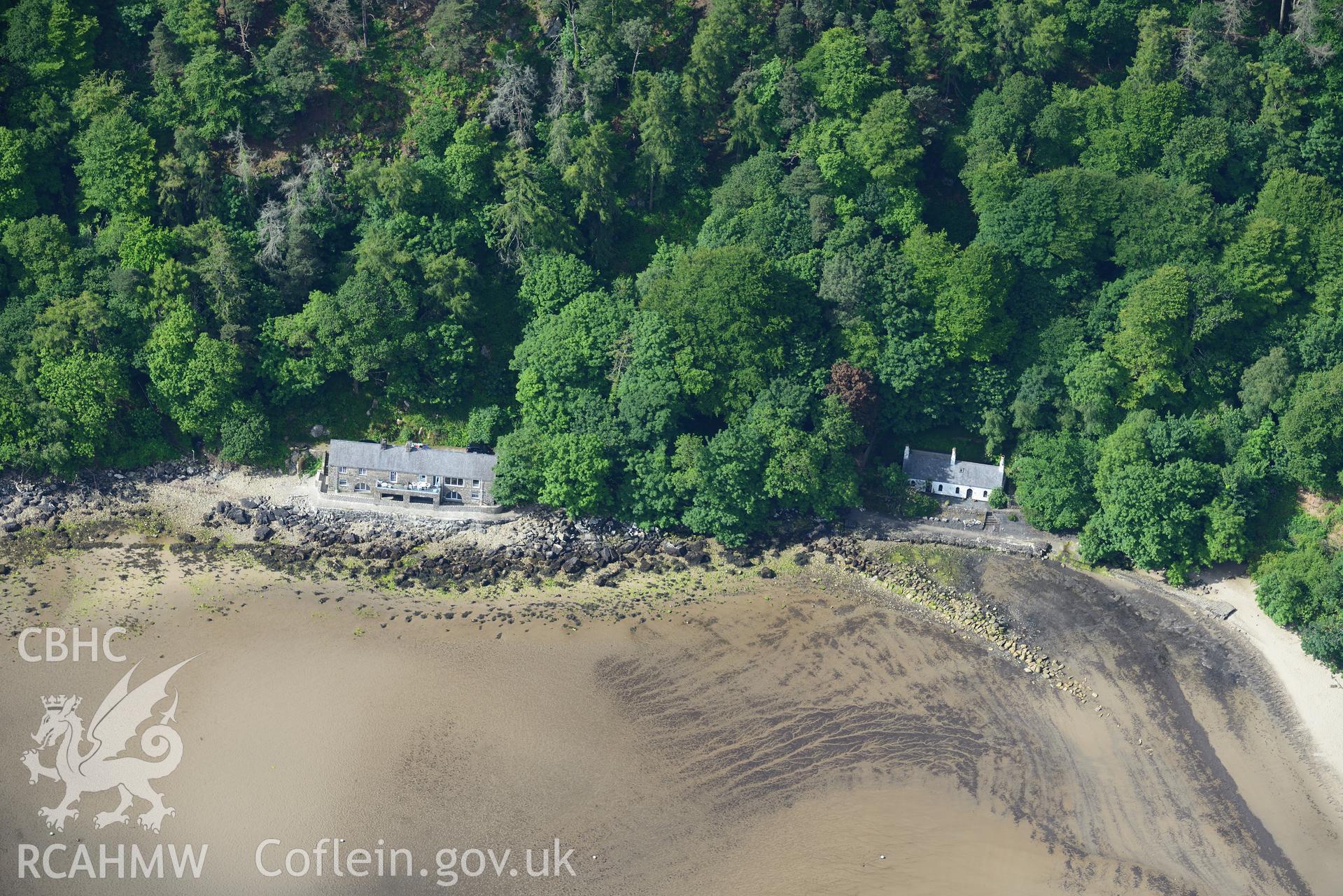 Foxhole house and cottages on beach, near Llanbedrog. Oblique aerial photograph taken during the Royal Commission's programme of archaeological aerial reconnaissance by Toby Driver on 23rd June 2015.