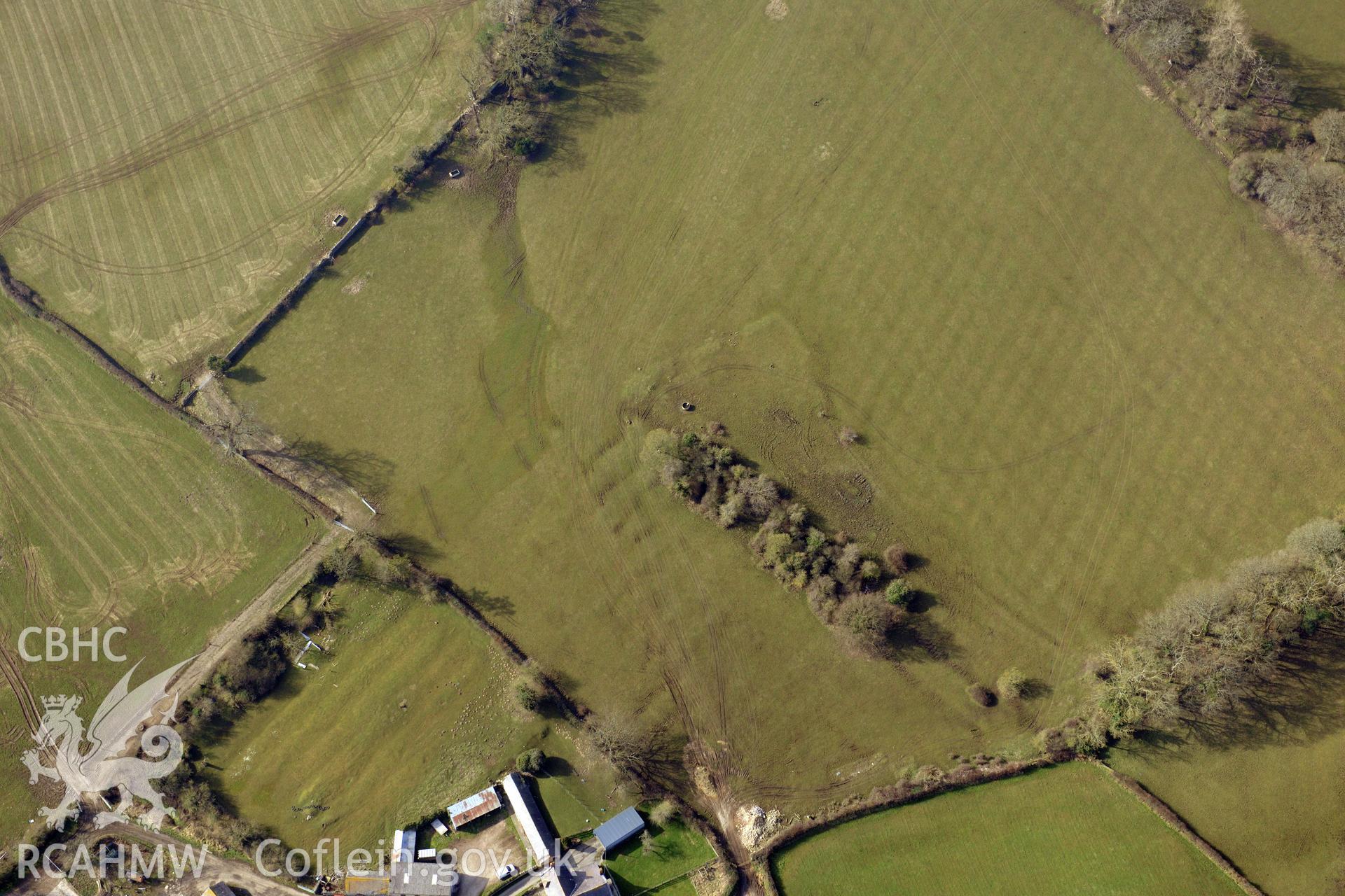 Mynydd-y-Gaer hillfort, Llannefydd, north west of Denbigh. Oblique aerial photograph taken during the Royal Commission?s programme of archaeological aerial reconnaissance by Toby Driver on 28th February 2013.