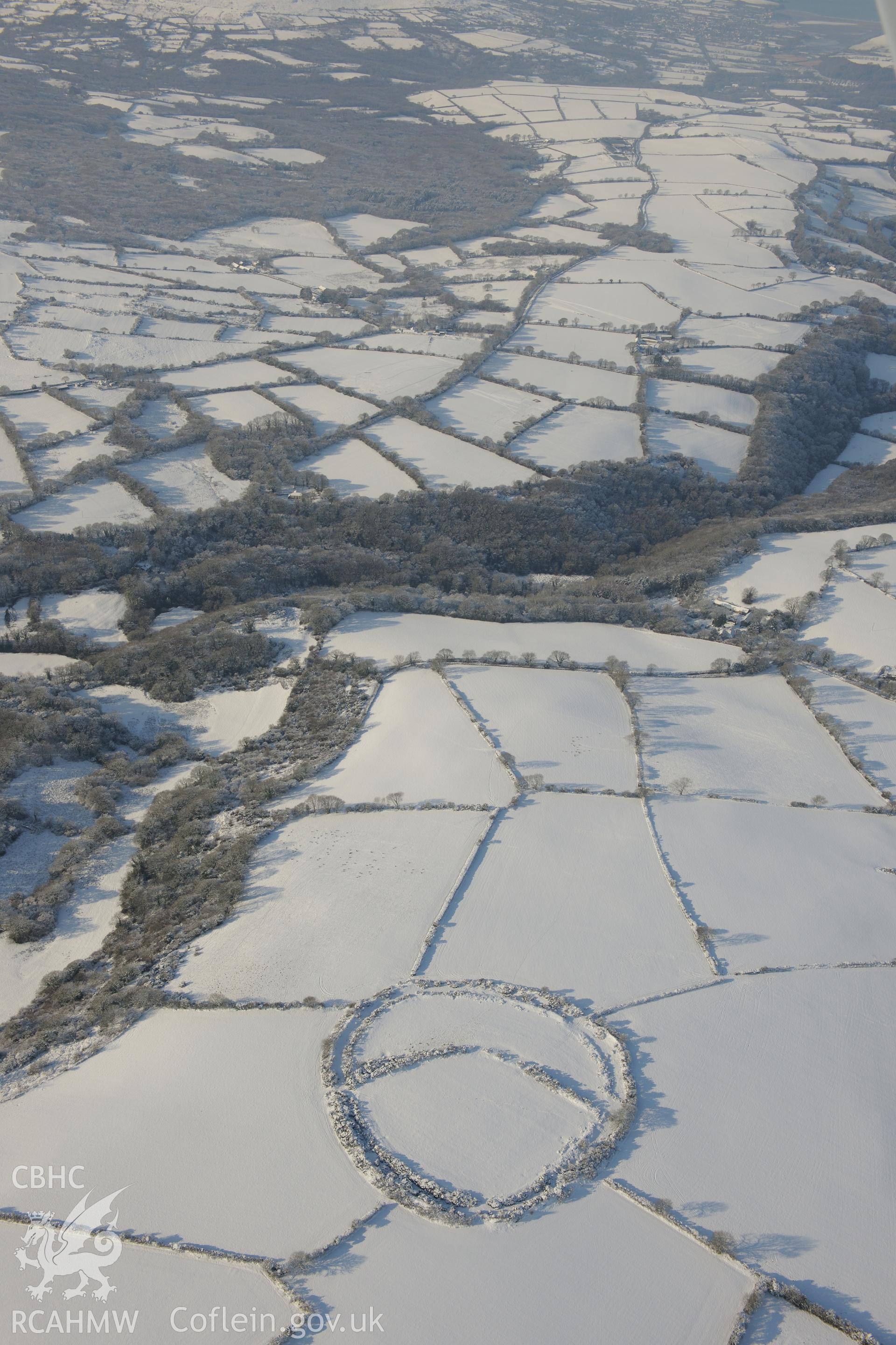 Castell Mawr, Meline, Felindre Farchog, south west of Cardigan. Oblique aerial photograph taken during the Royal Commission?s programme of archaeological aerial reconnaissance by Toby Driver on 24th January 2013.