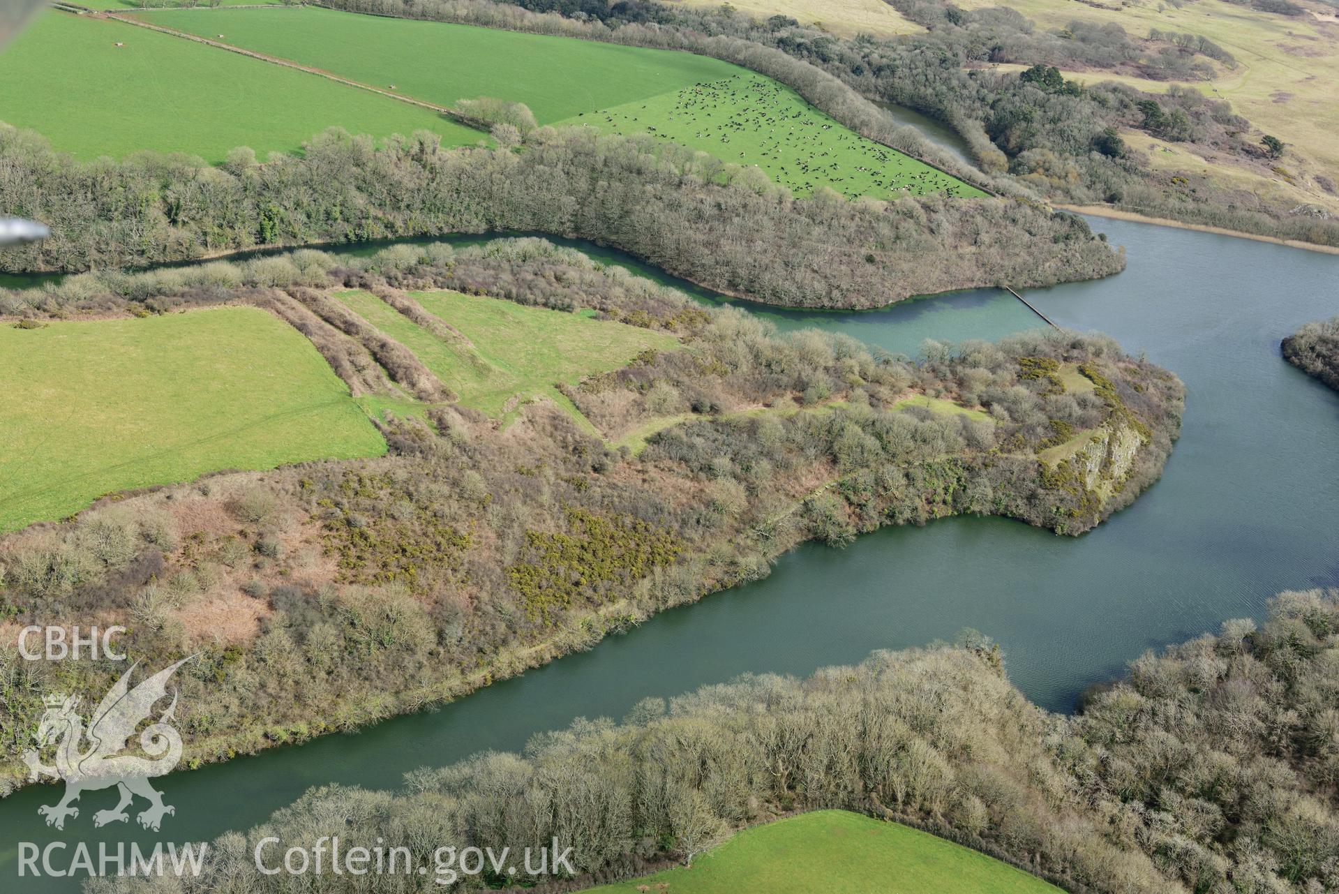 Bosherton Camp, promontory fort. Baseline aerial reconnaissance survey for the CHERISH Project. ? Crown: CHERISH PROJECT 2018. Produced with EU funds through the Ireland Wales Co-operation Programme 2014-2020. All material made freely available through the Open Government Licence.