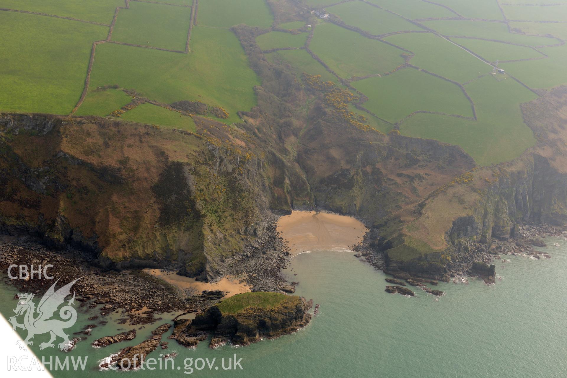 Aerial photography of Castell Bach taken on 27th March 2017. Baseline aerial reconnaissance survey for the CHERISH Project. ? Crown: CHERISH PROJECT 2019. Produced with EU funds through the Ireland Wales Co-operation Programme 2014-2020. All material made freely available through the Open Government Licence.